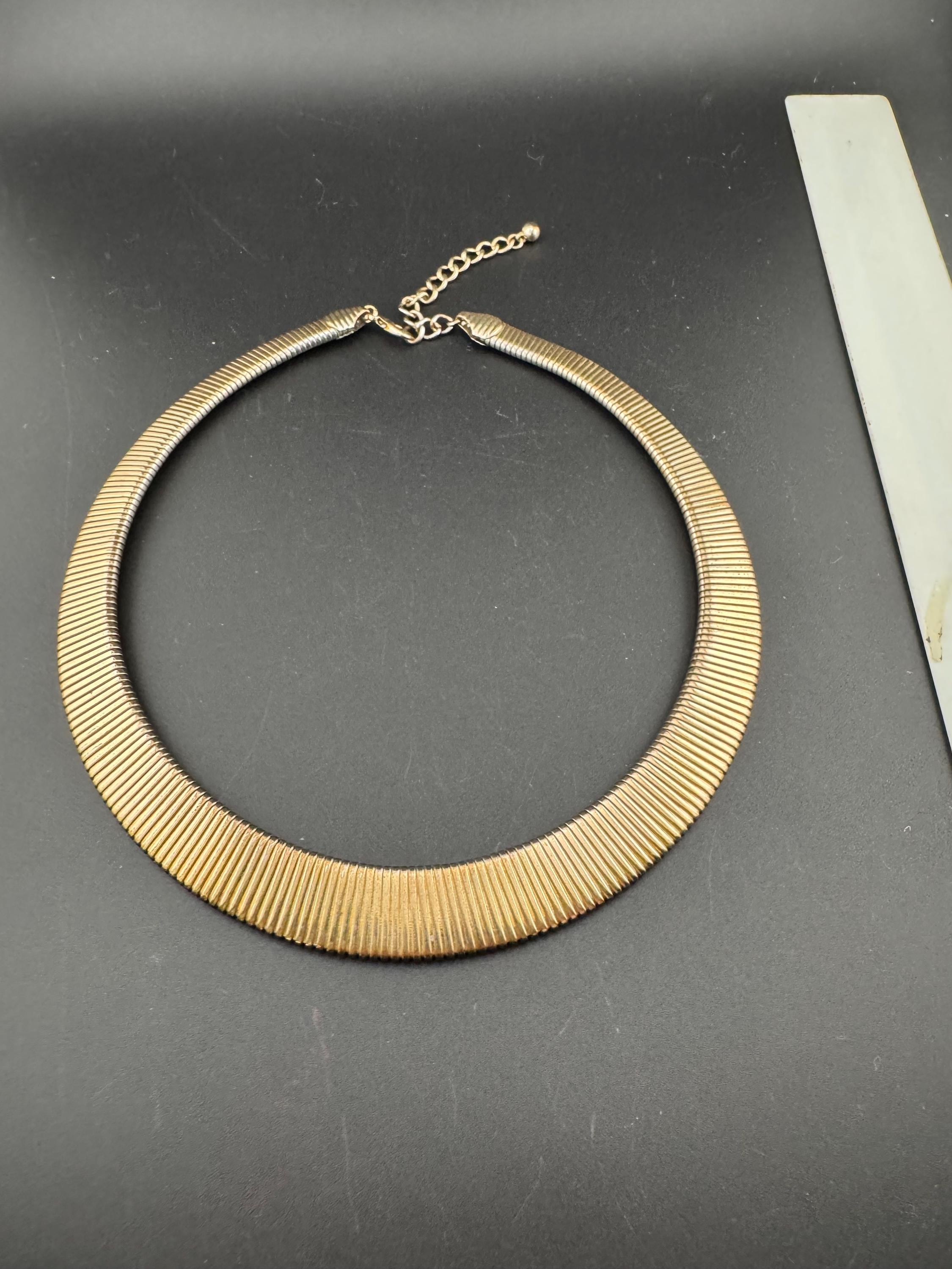 Retro cleopatra Egyptian gold tone wide omega link choker necklace