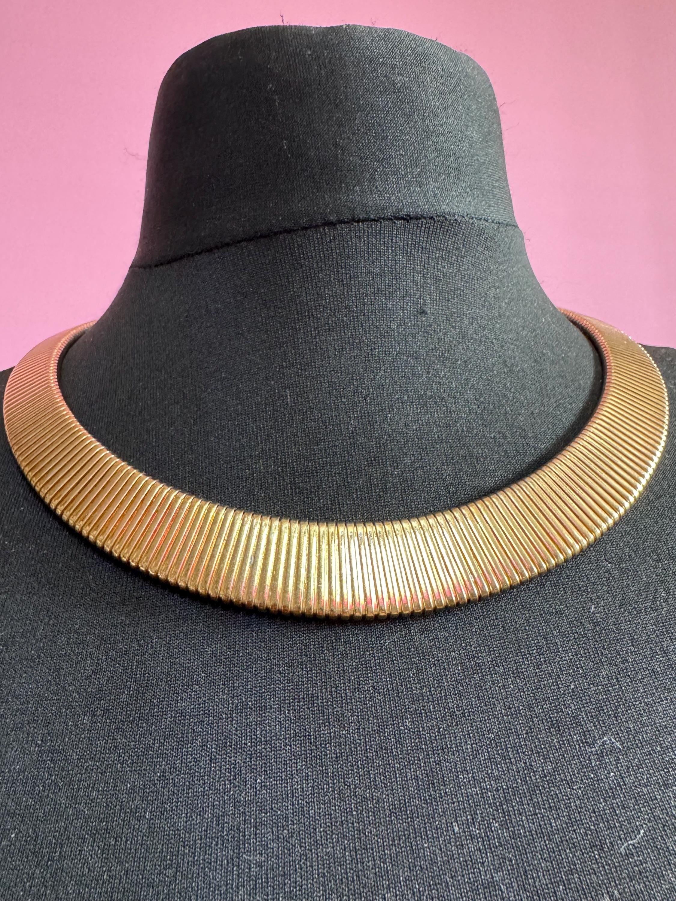 Retro cleopatra Egyptian gold tone wide omega link choker necklace