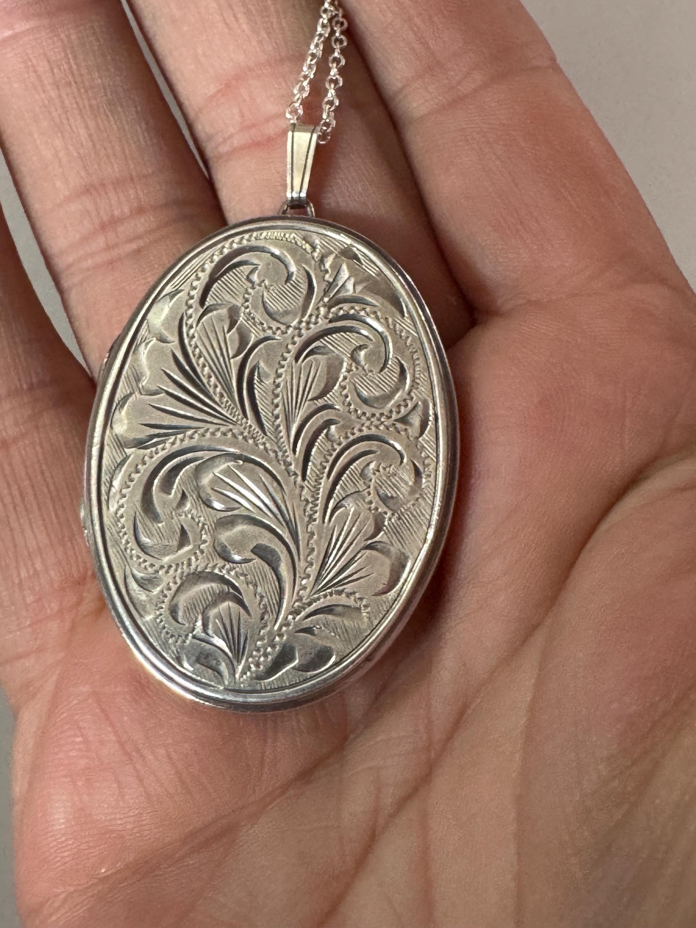 Vintage Floral Engraved Photo Locket: Sterling Silver Keepsake Necklace