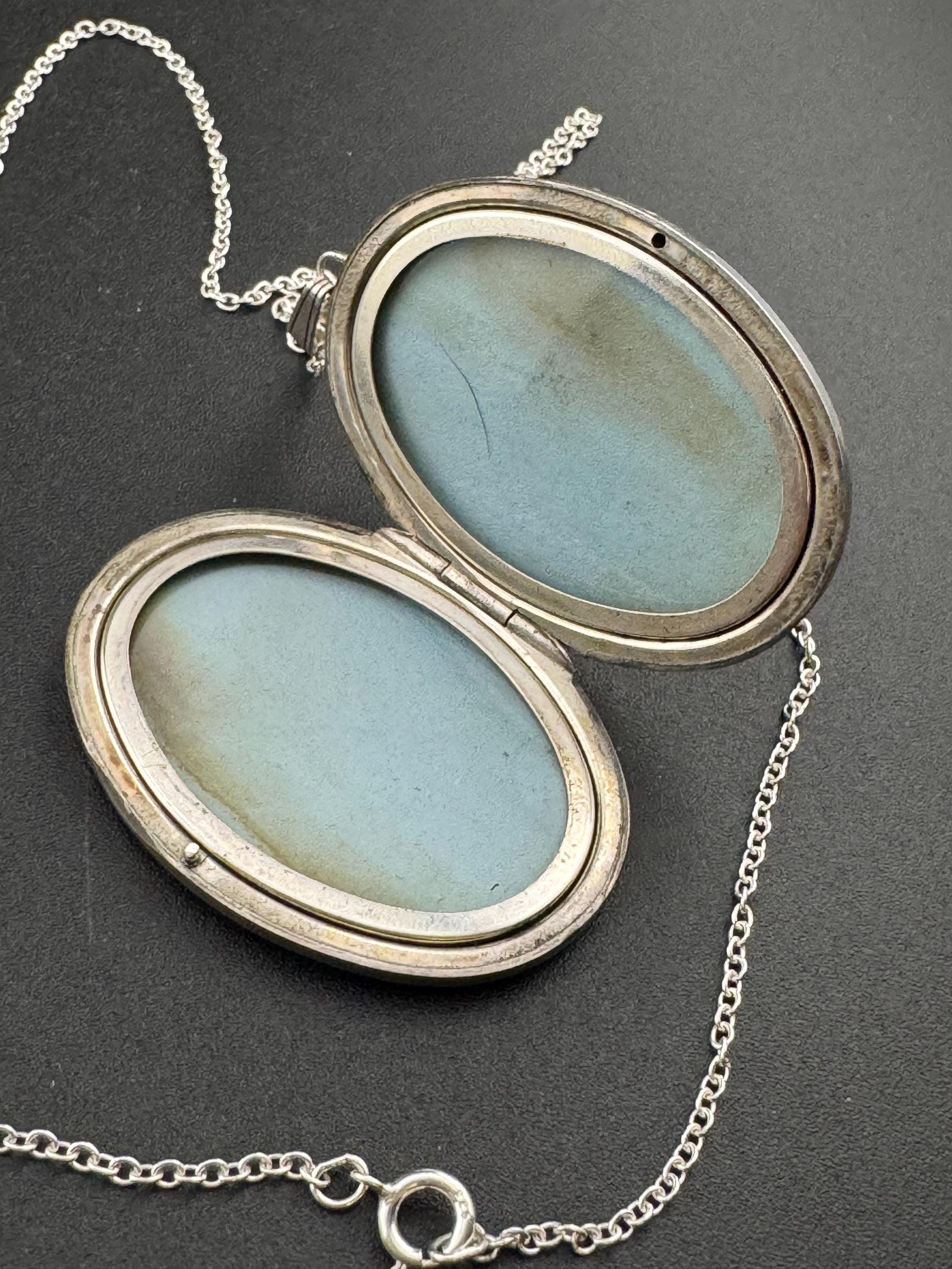 Vintage Floral Engraved Photo Locket: Sterling Silver Keepsake Necklace