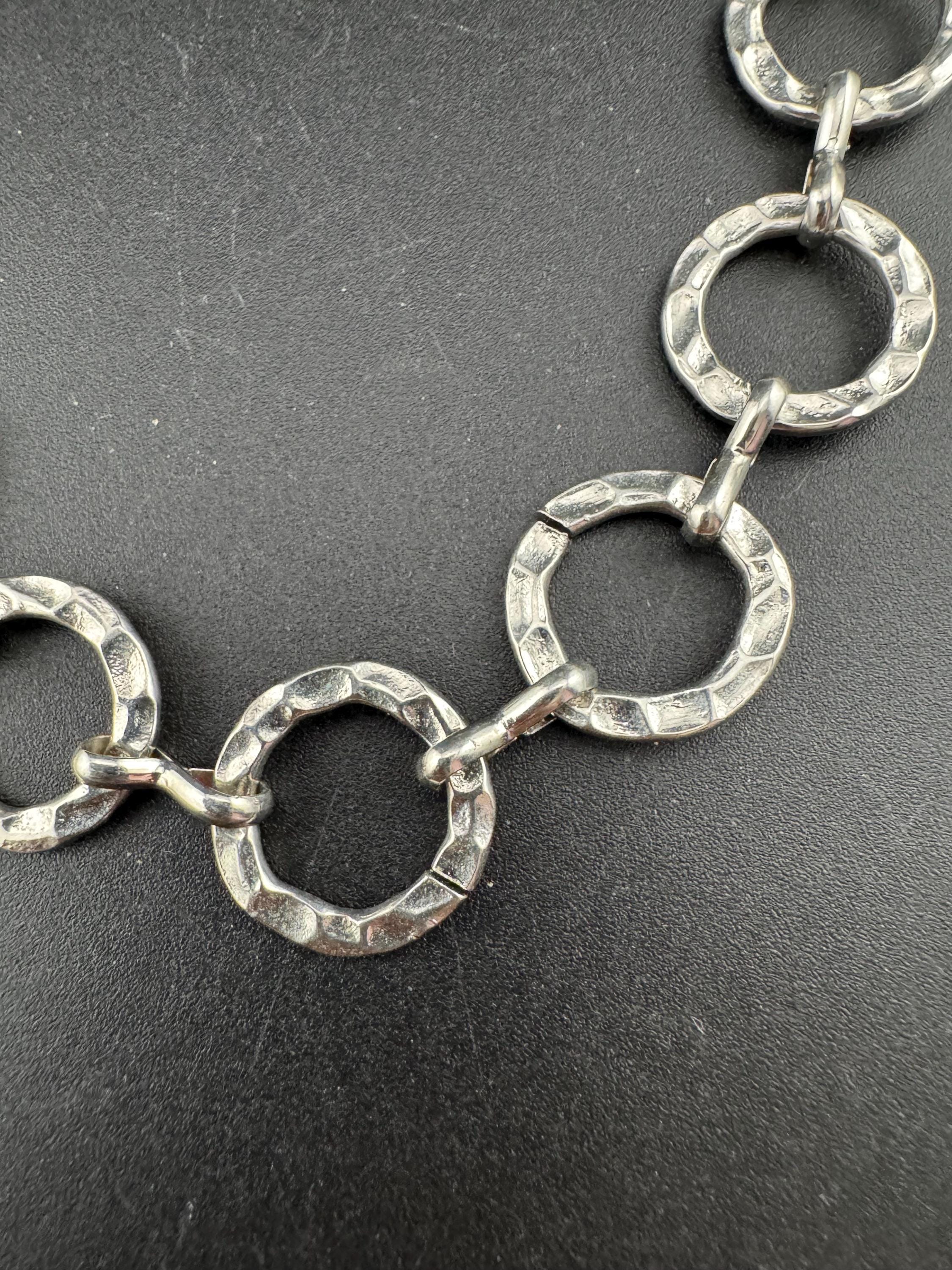 Vintage silver tone textured planished Wide chain Link round loop necklace
