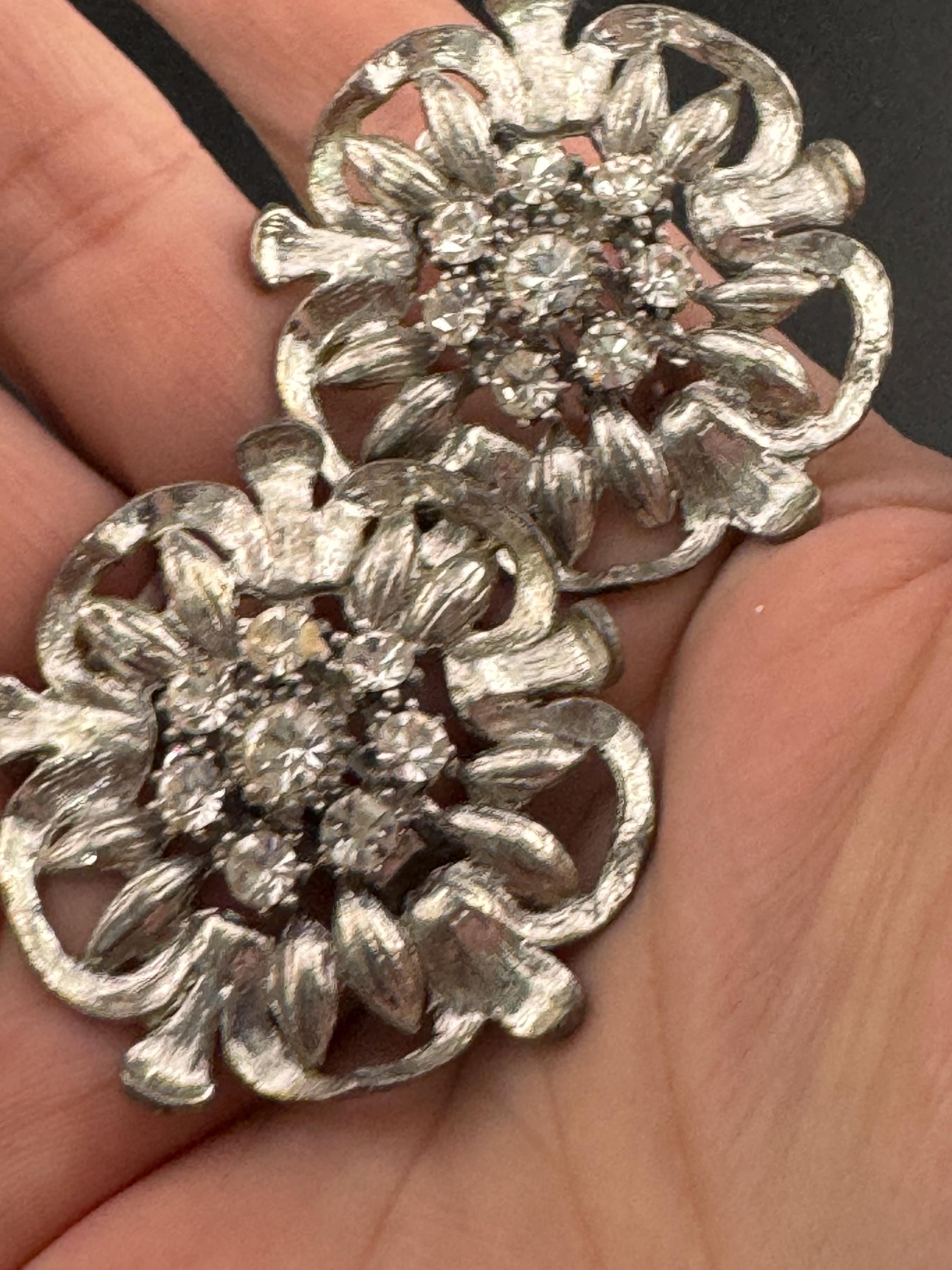Oversized vintage silver tone large floral clear diamanté 4.5cm clip on earrings