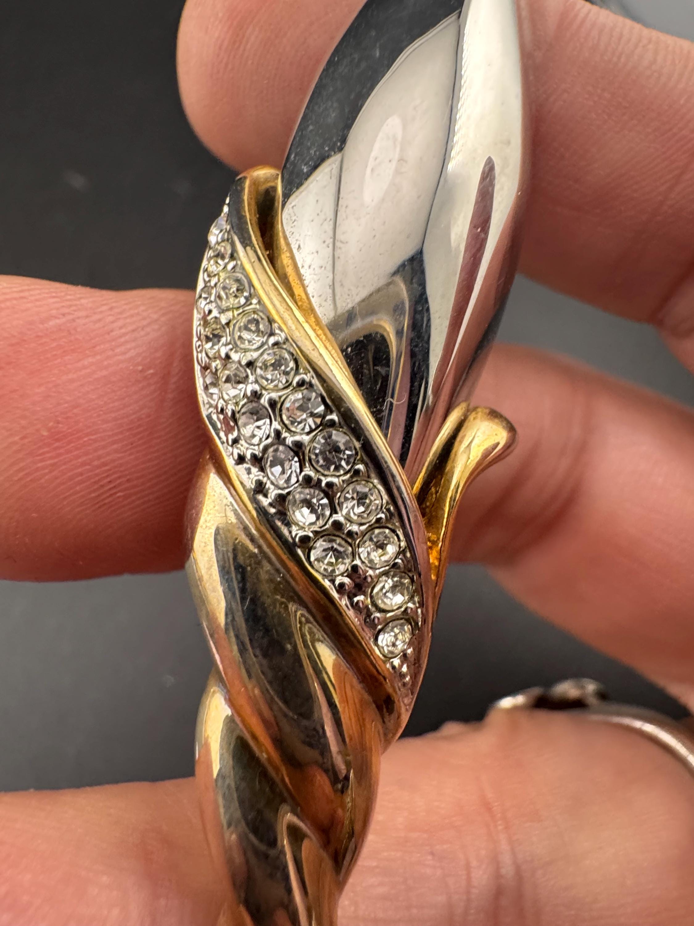 Vintage 8cm long gold and silver tone floral flower bud diamante brooch 80s