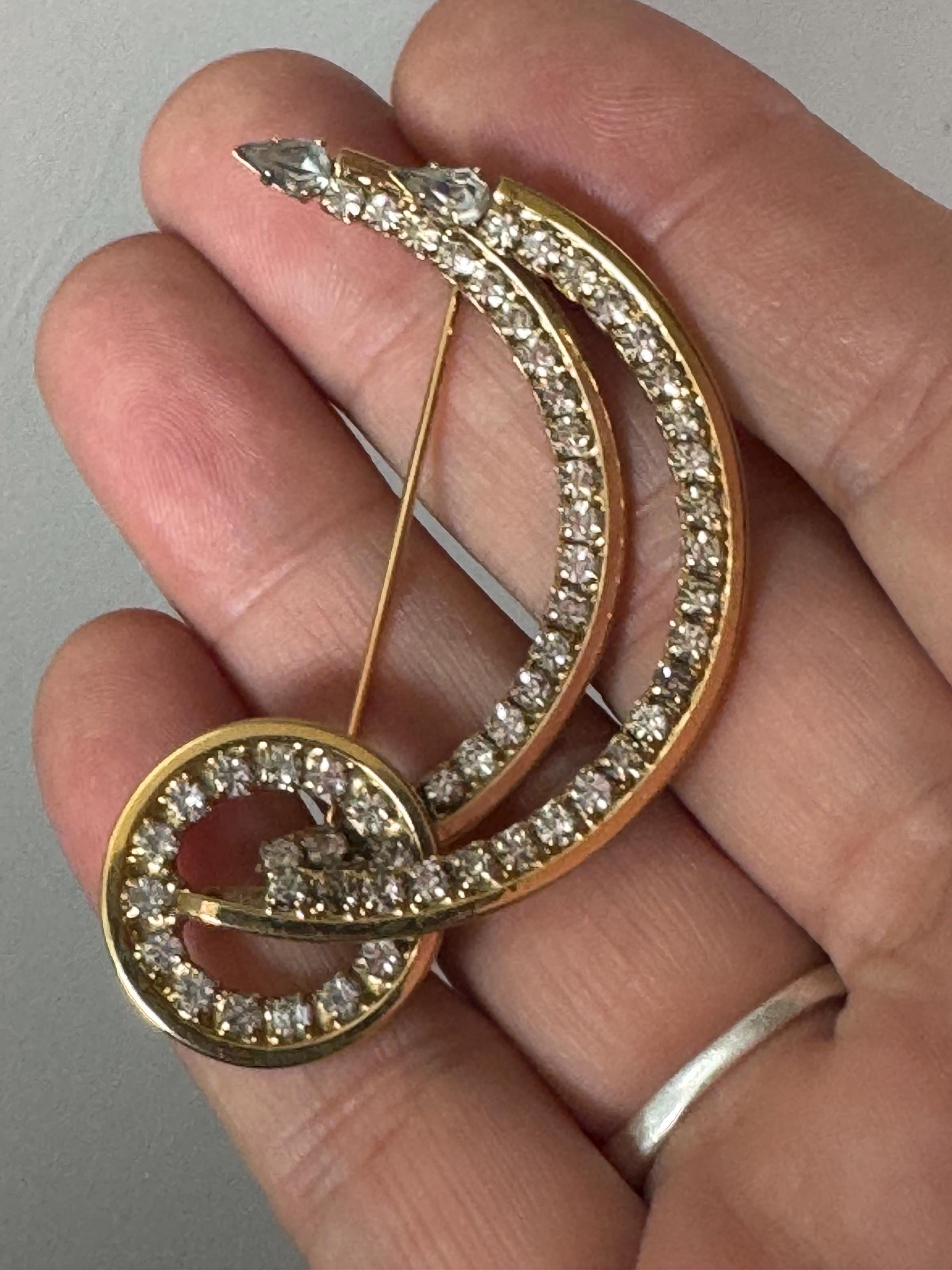 Large vintage stylish gold tone clear diamanté glass abstract swirl brooch