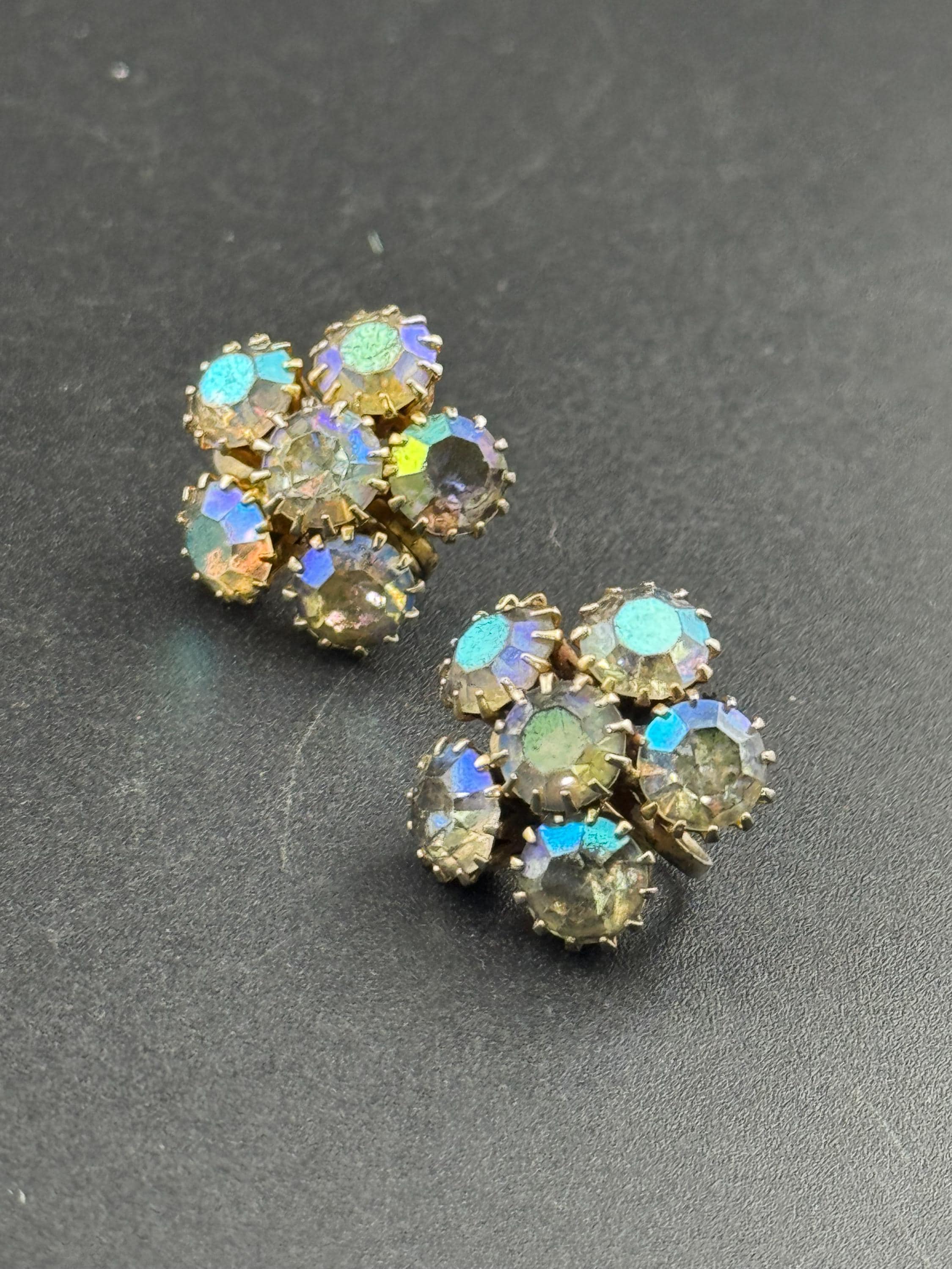 Singed JEWELCRAFT Vintage mid century aurora borealis rhinesone clip On stud Earrings gold Tone