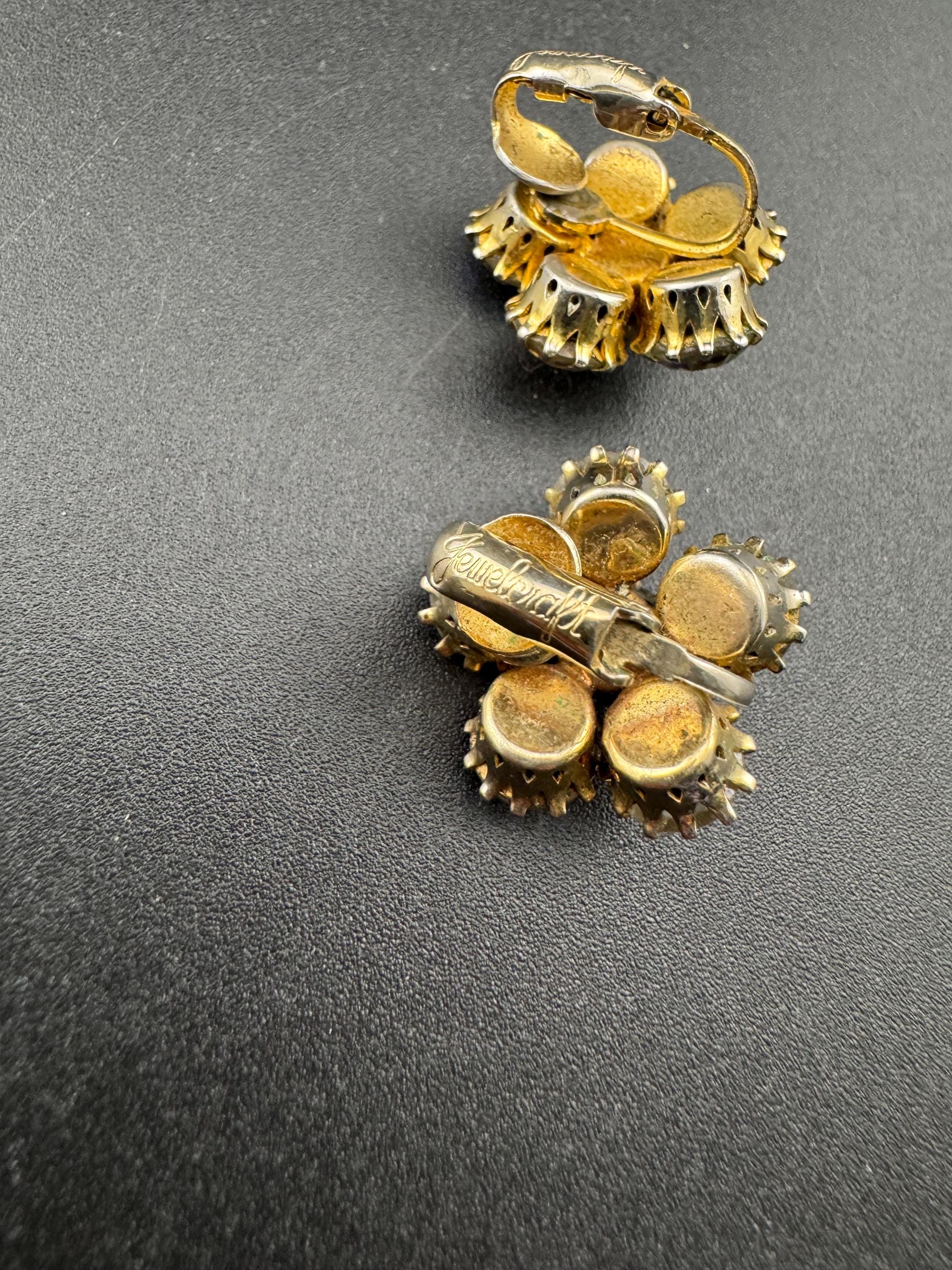 Singed JEWELCRAFT Vintage mid century aurora borealis rhinesone clip On stud Earrings gold Tone