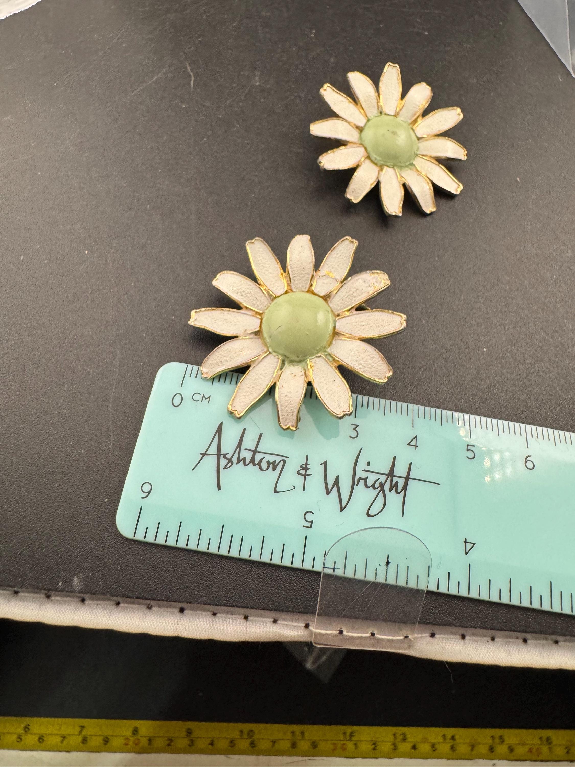 Oversized Signed WEISS white and mint green enamel gold tone daisy flower clip on earrings