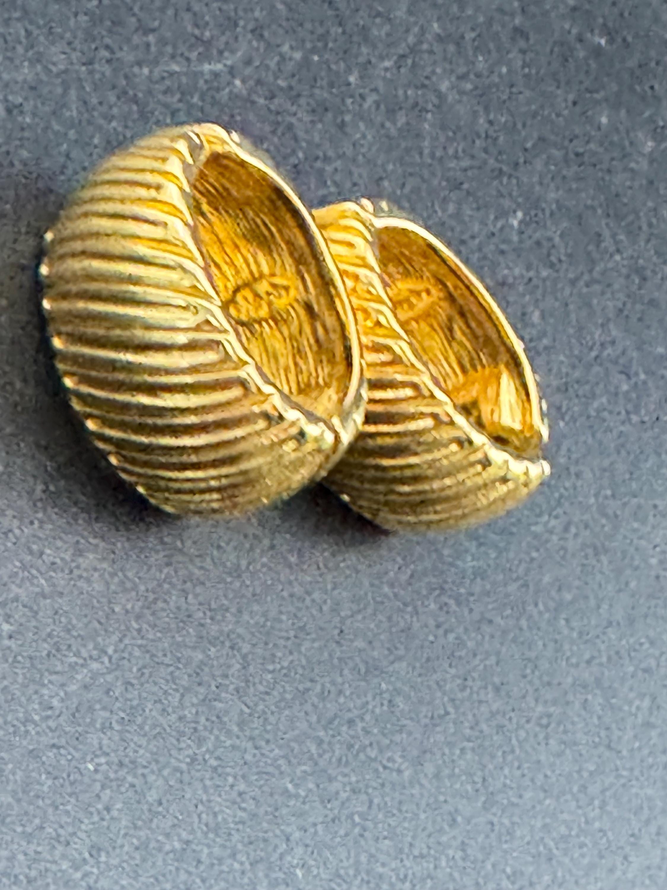 Signed NAPIER Vintage gold tone large clamp on 3cm clip on hoop earrings