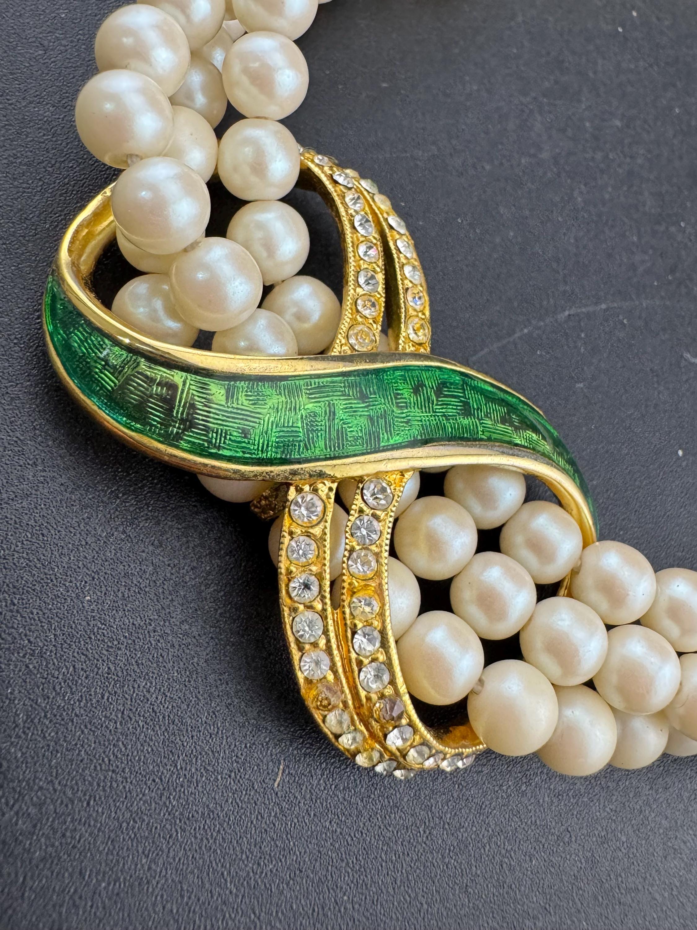 Vintage 3 row wide faux pearl choker necklace with green enamel rhinestone detailing