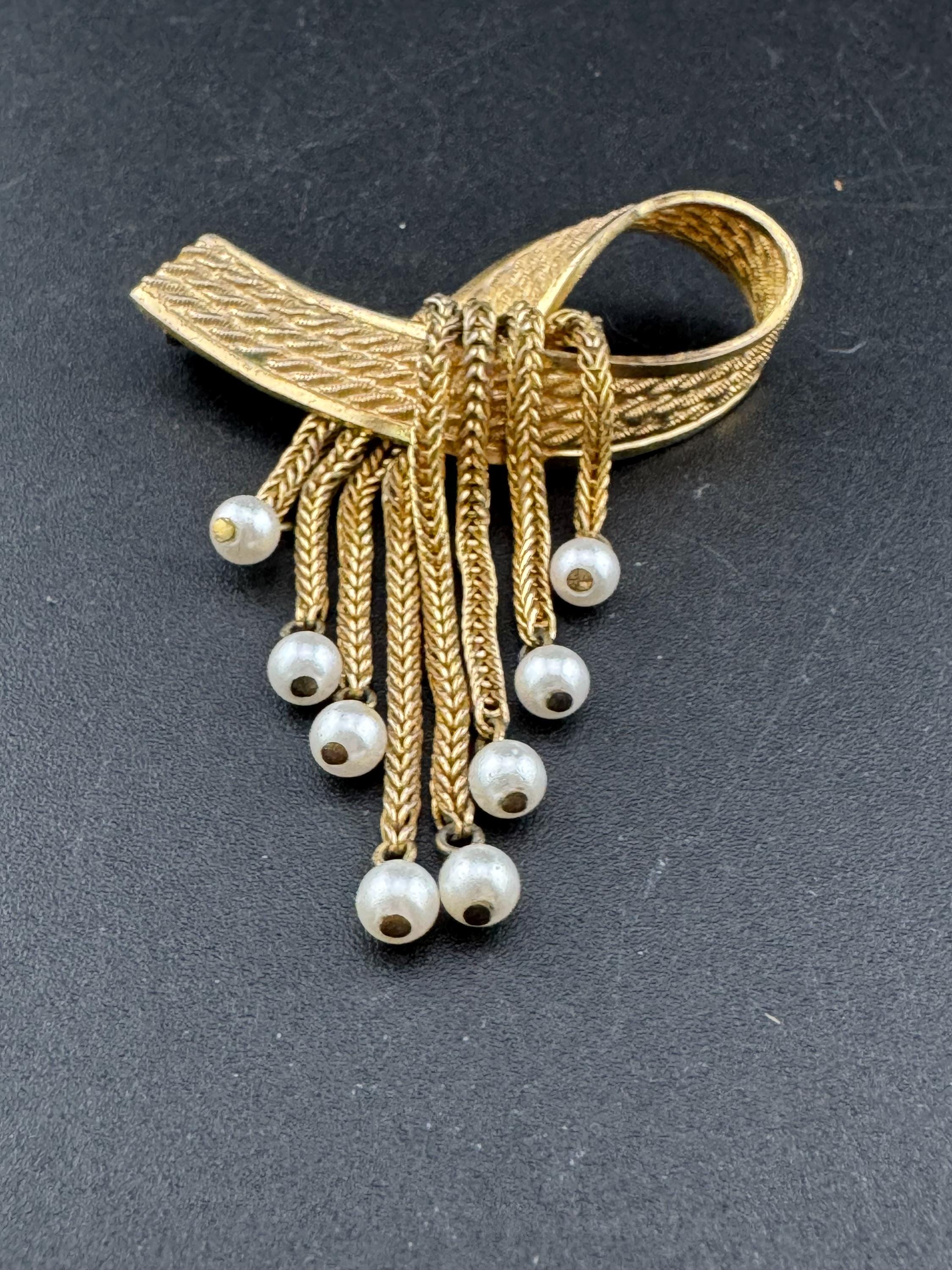 vintage gold tone chain mesh pearl tassel bow brooch 1950s modernist mid century