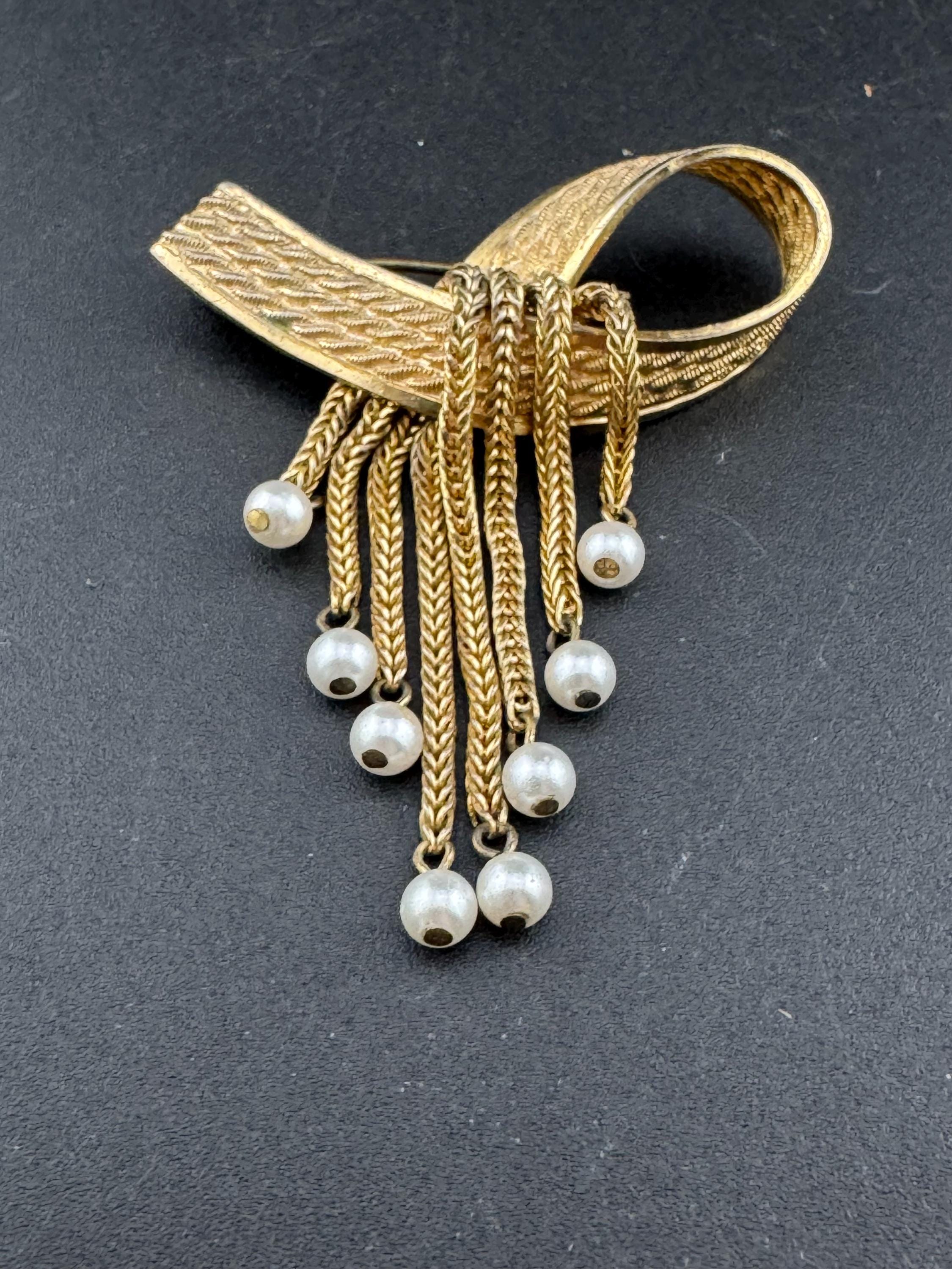vintage gold tone chain mesh pearl tassel bow brooch 1950s modernist mid century