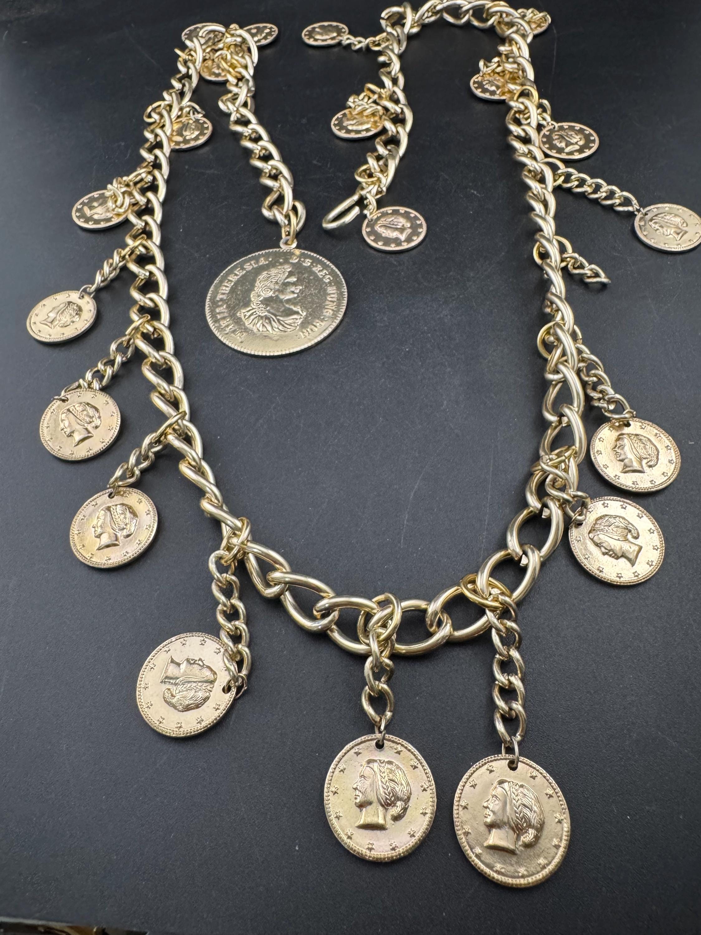 Vintage 1960s Lightweight aluminium gold tone chain link adjustable fashion coin belt 88-94cm