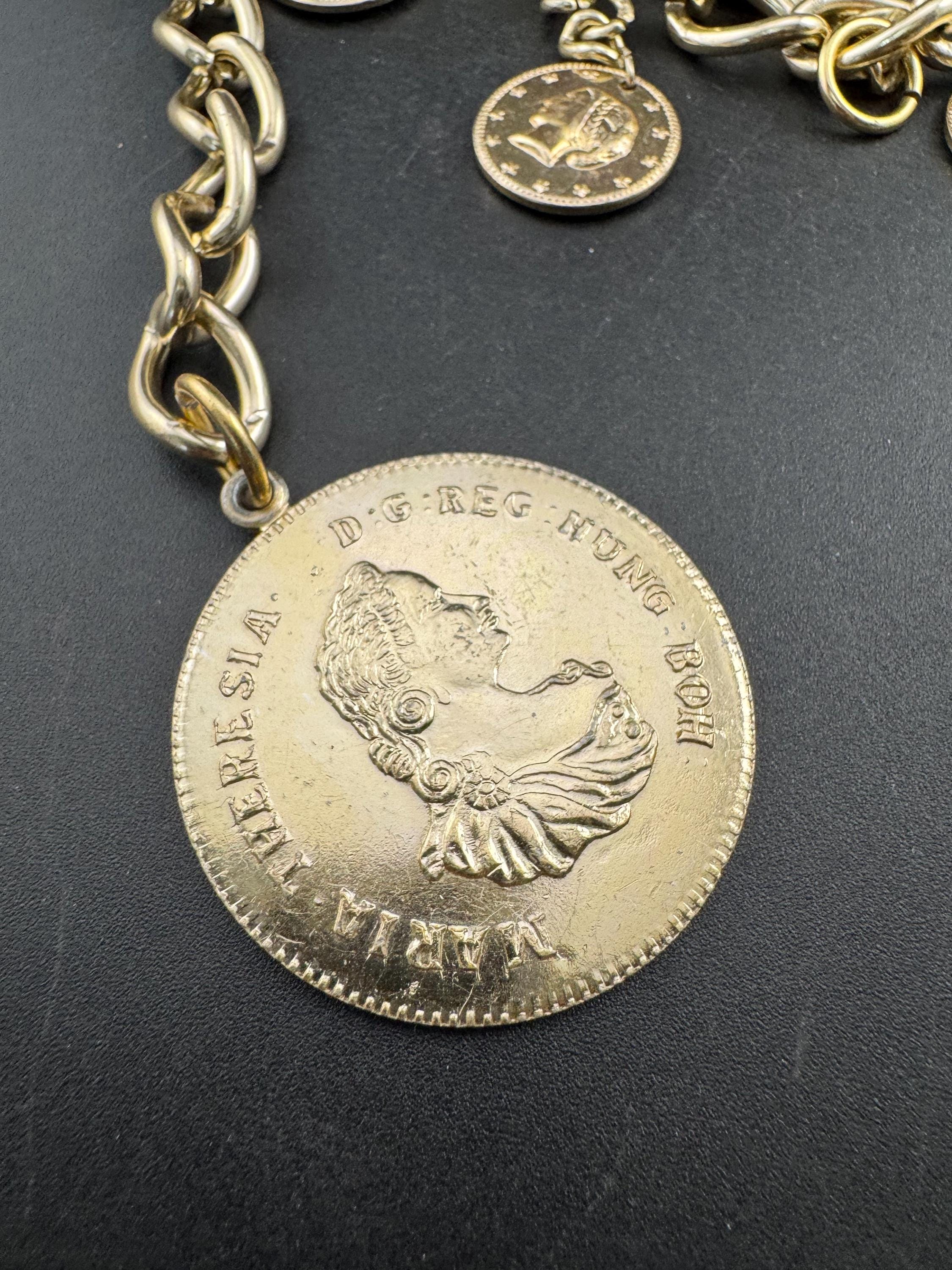 Vintage 1960s Lightweight aluminium gold tone chain link adjustable fashion coin belt 88-94cm