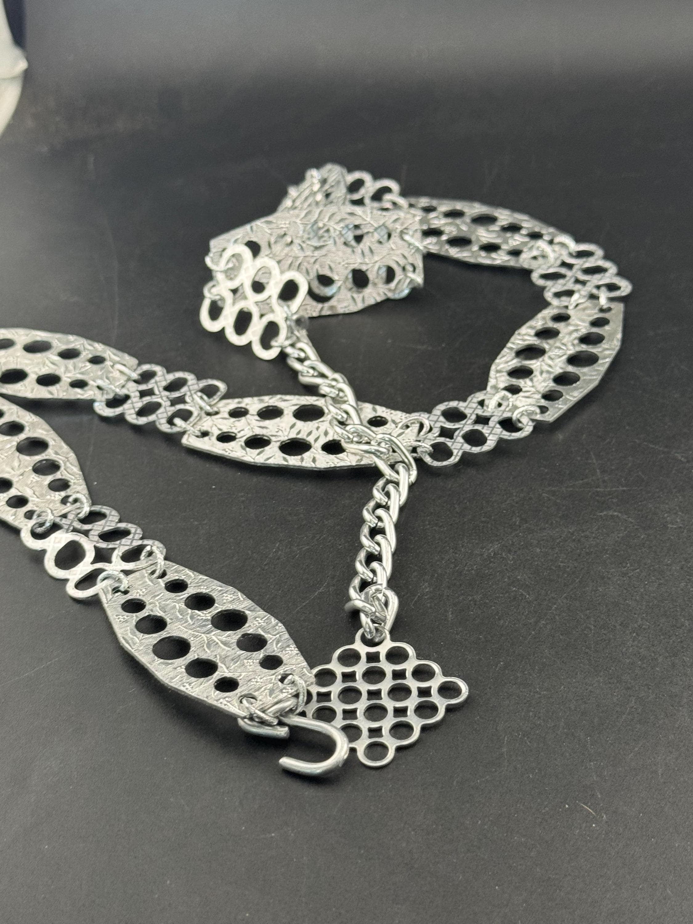 78-90cm Lightweight aluminium vintage silver tone panel link chain belt 60s 70s