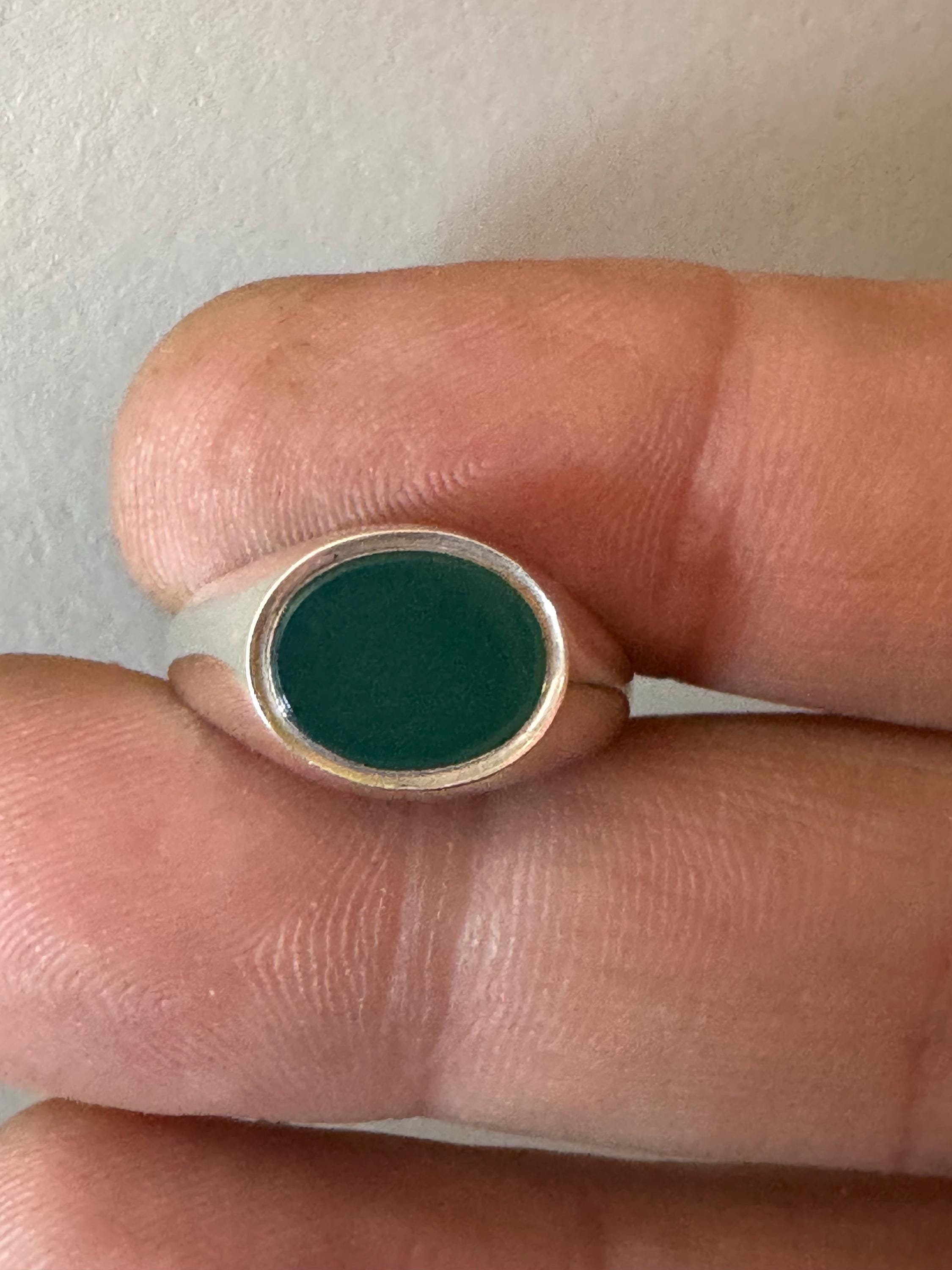 Uk Size N modernist 925 Sterling silver ring with green oval gemstone,