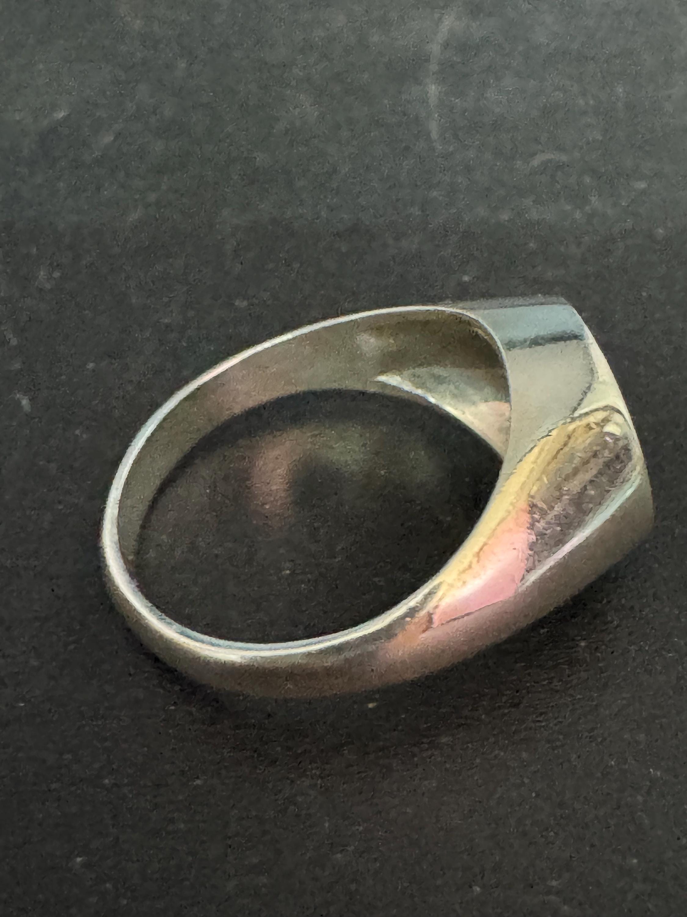 Uk Size N modernist 925 Sterling silver ring with green oval gemstone,
