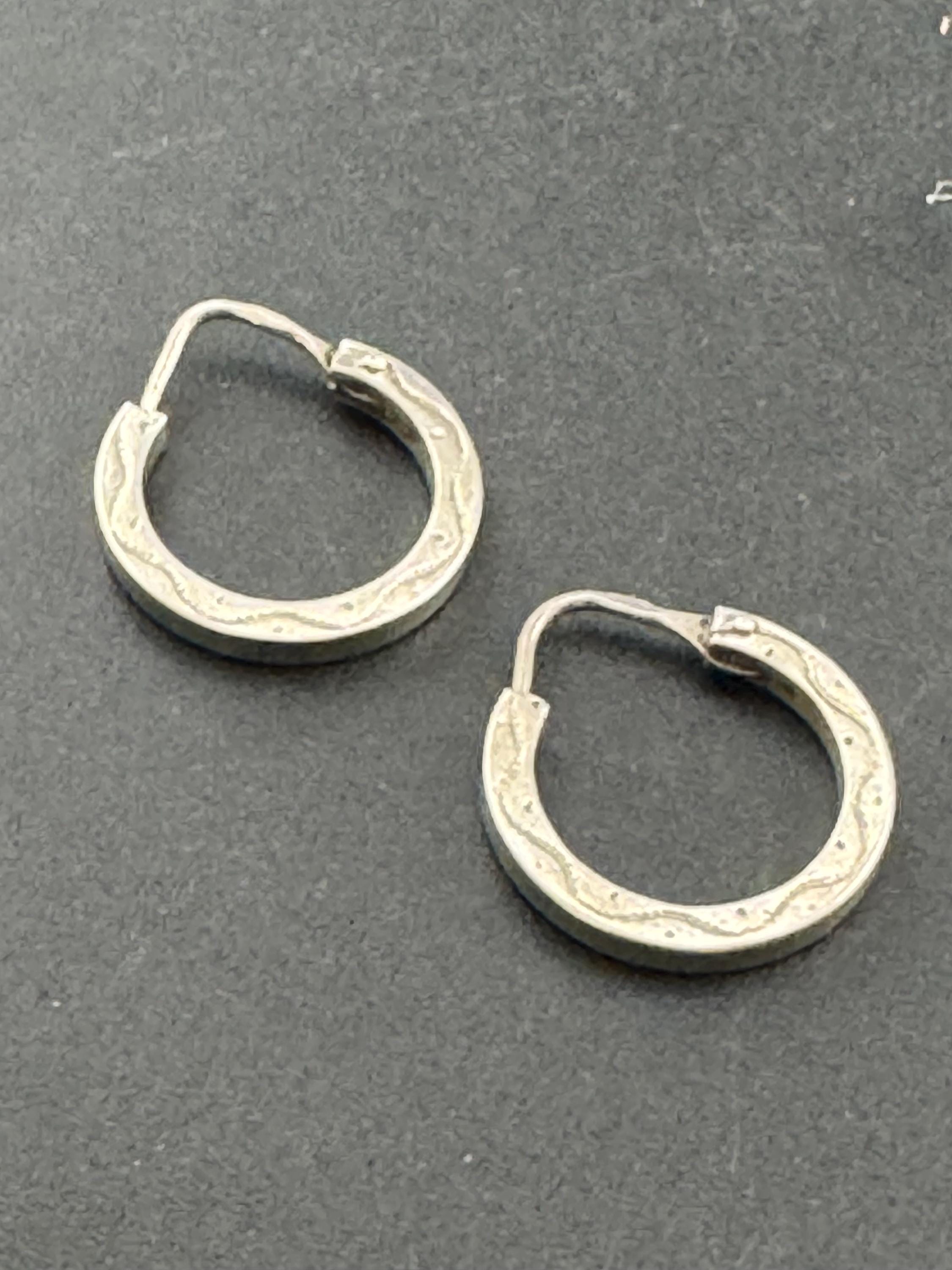 925 sterling silver Round  2.5cm engraved hoop earrings for pierced ears 3 grams