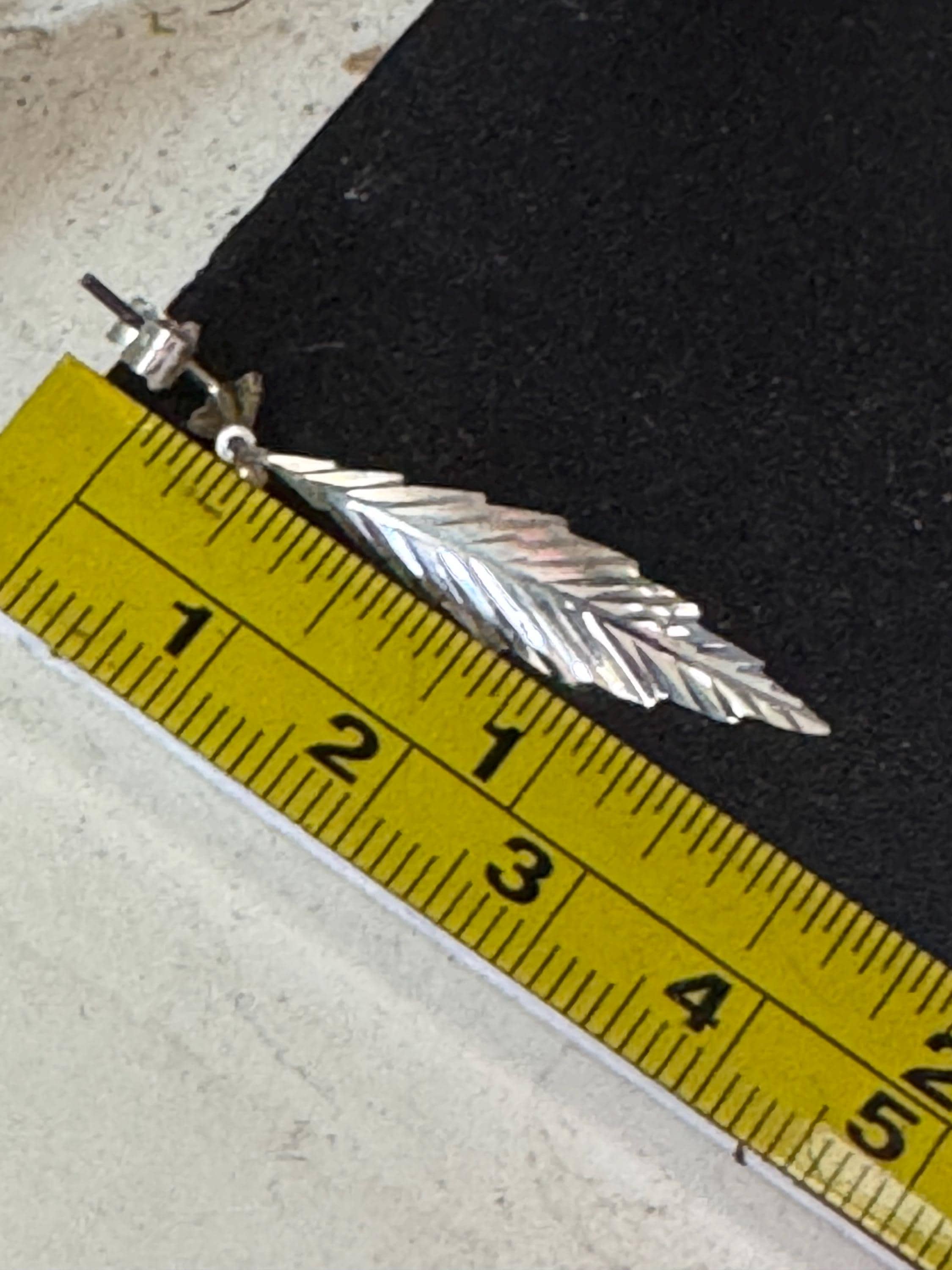 Vintage lightweight Sterling silver long leaf pierced drop earrings 925