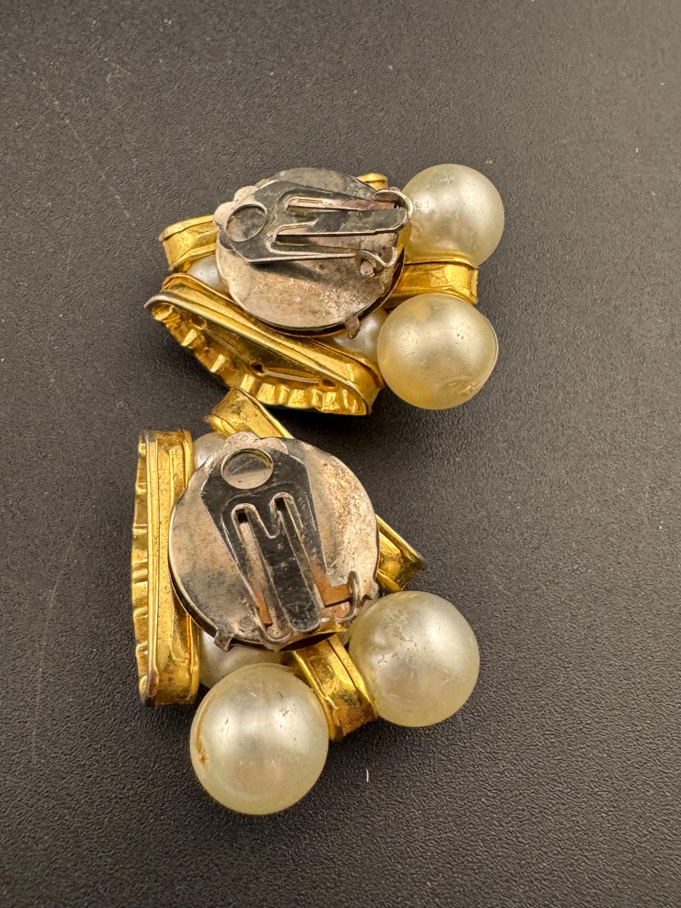 Vintage White Pearl channel set rhinestone ornate high end stud clip on Earrings