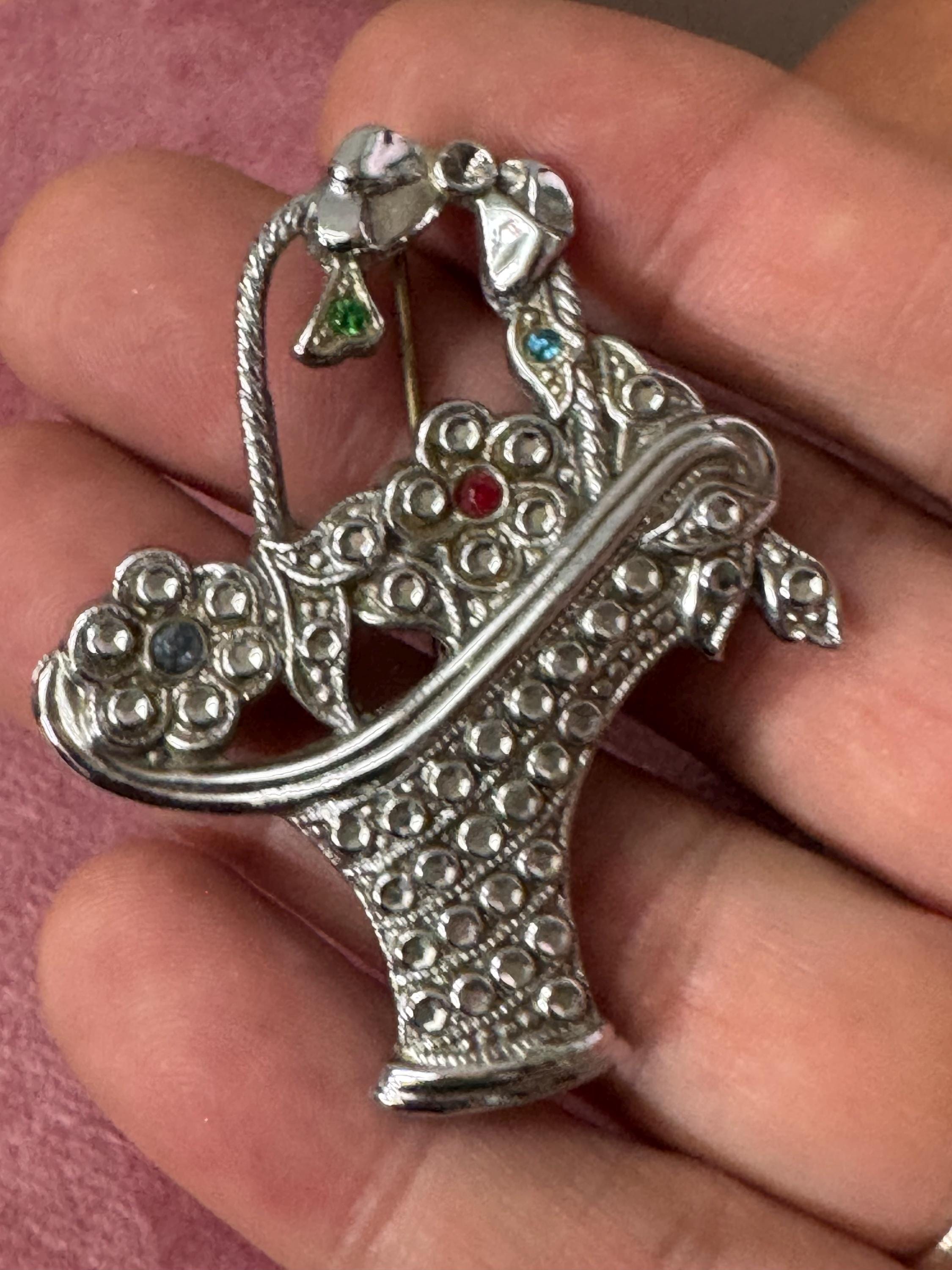 Vintage Mid century  staybrite 1950s 1960s faux Marcasite Floral basket Brooch set with rhinestones