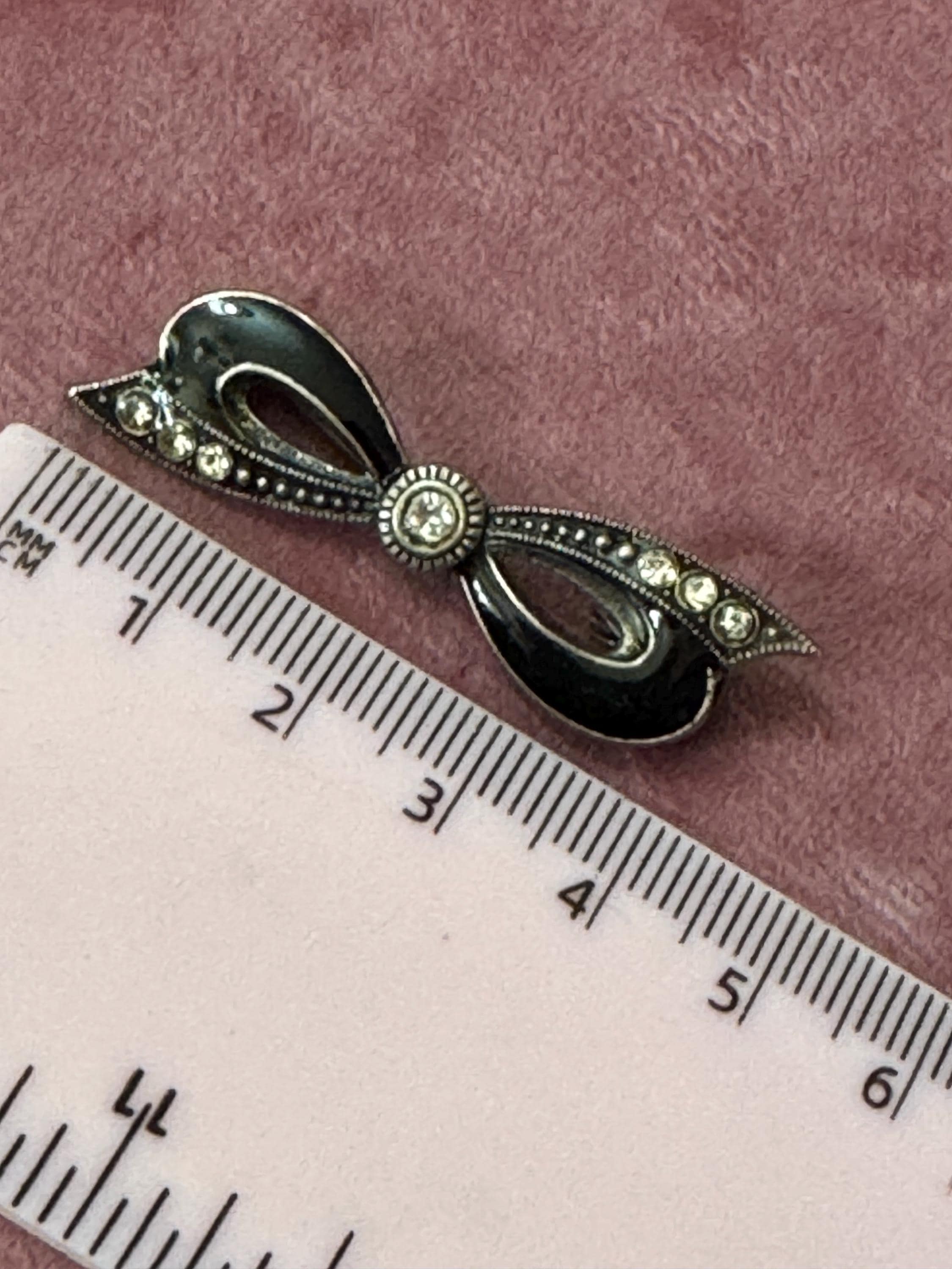 Vintage French mid century black enamel diamanté small Bow Brooch  Antique trombone clasp