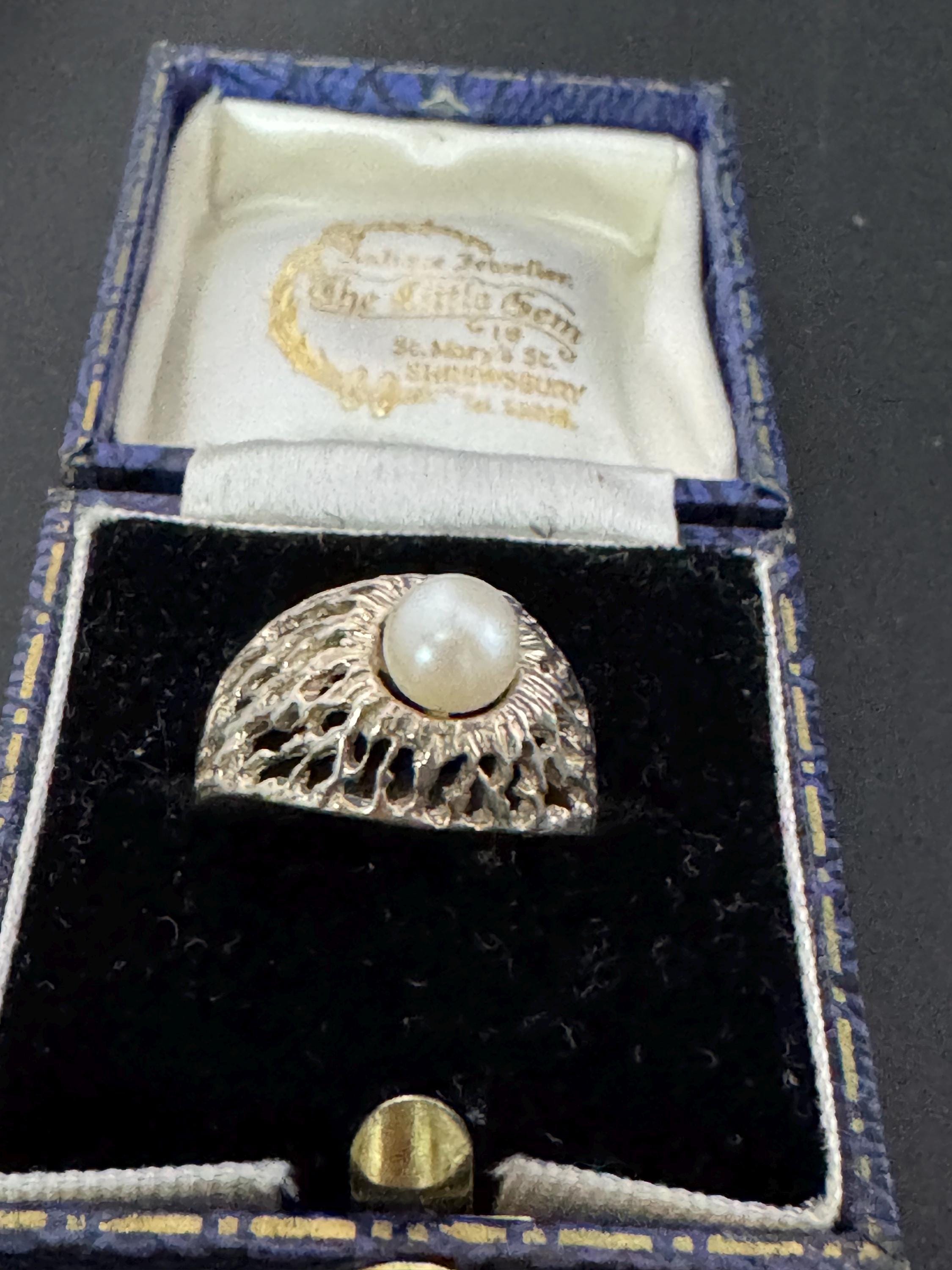 1970s SIZE L 925 Sterling silver ladies genuine pearl brutalist cocktail dress ring statement