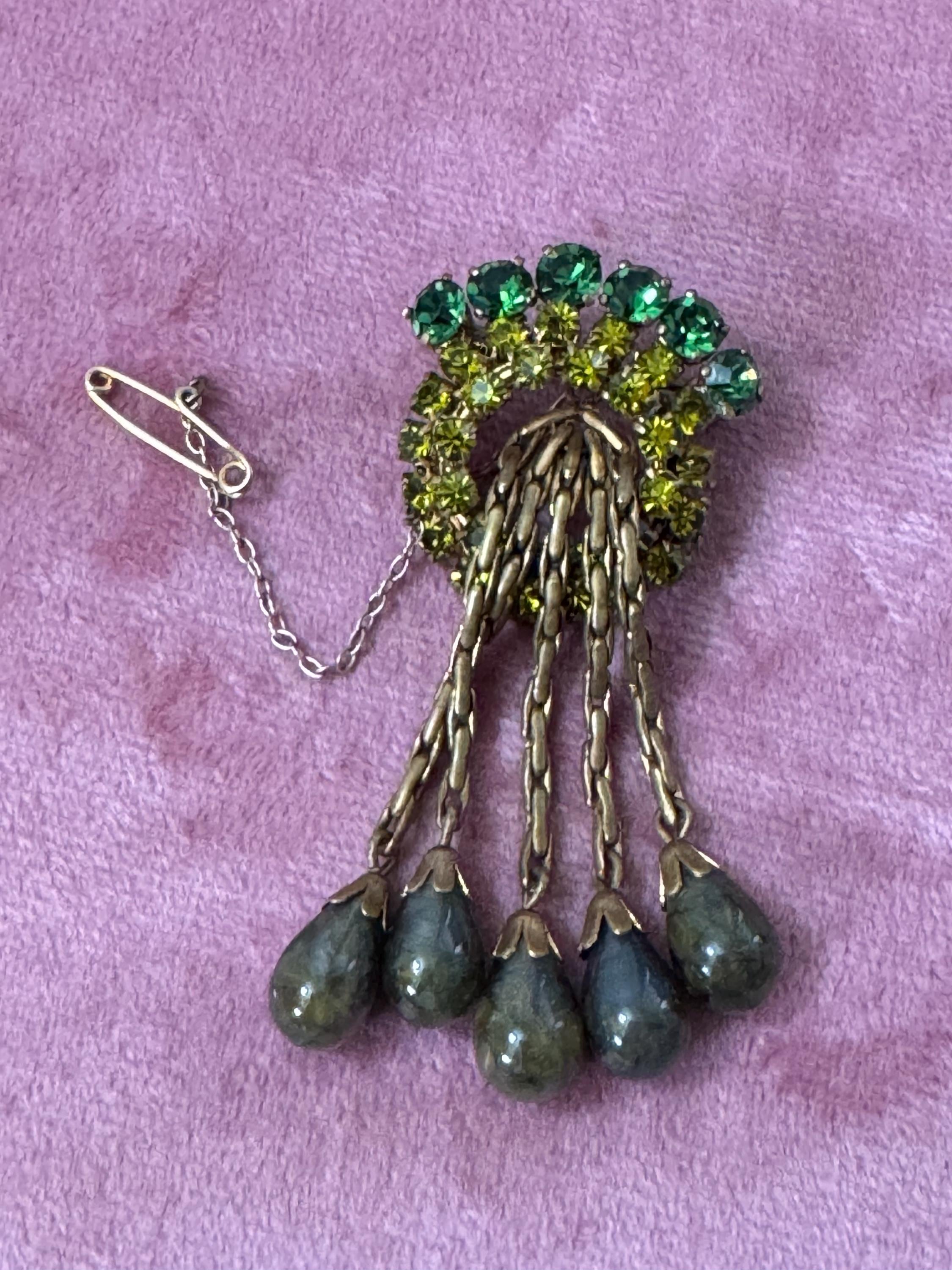 Vintage Gold Tone Green Gemstone Brooch: Rhinestone Dangly Drop, 1950s Style