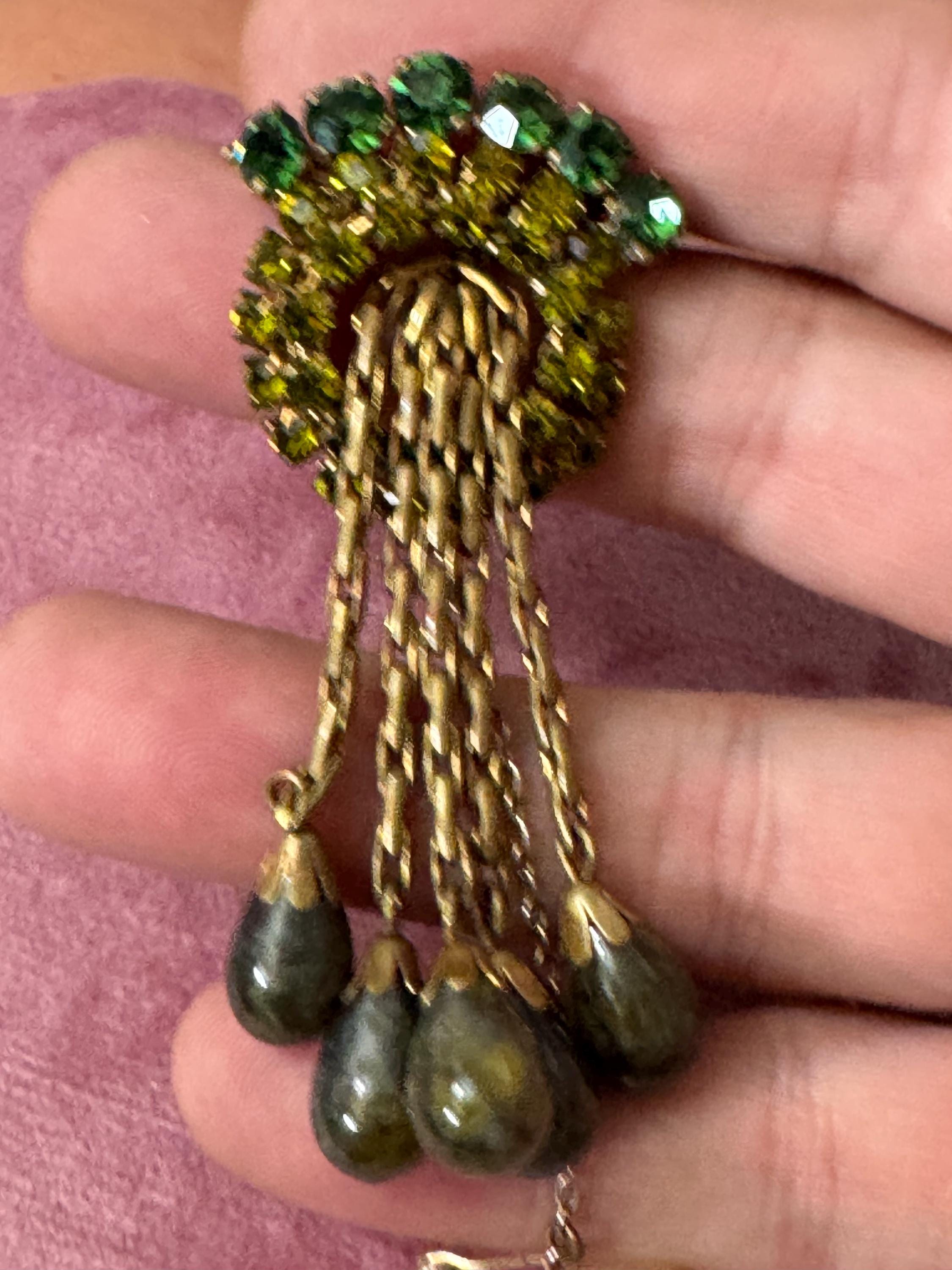 Vintage Gold Tone Green Gemstone Brooch: Rhinestone Dangly Drop, 1950s Style