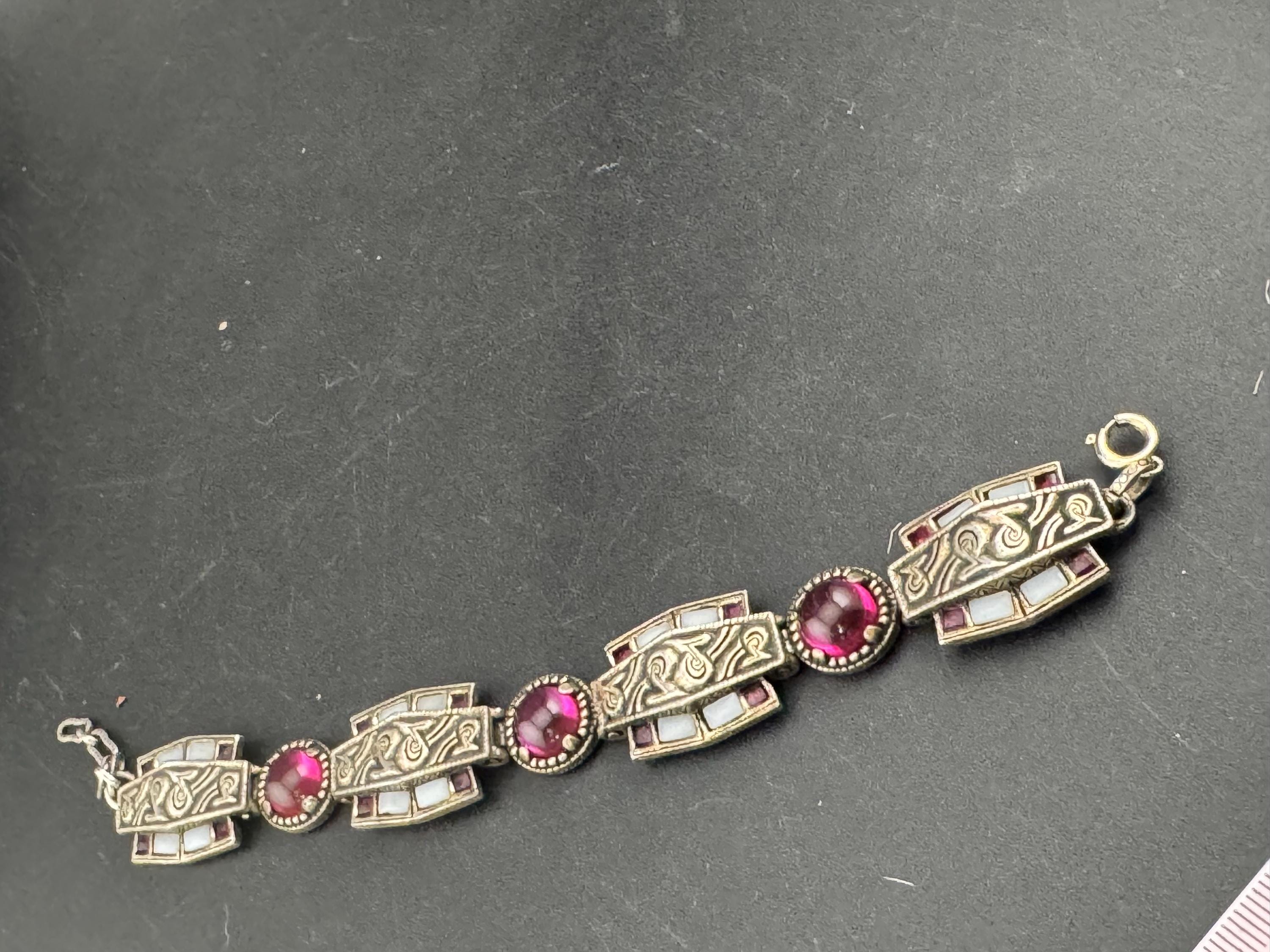 Vintage Signed Miracle Scottish Bracelet: Silver Tone Faux Agate Panel Link