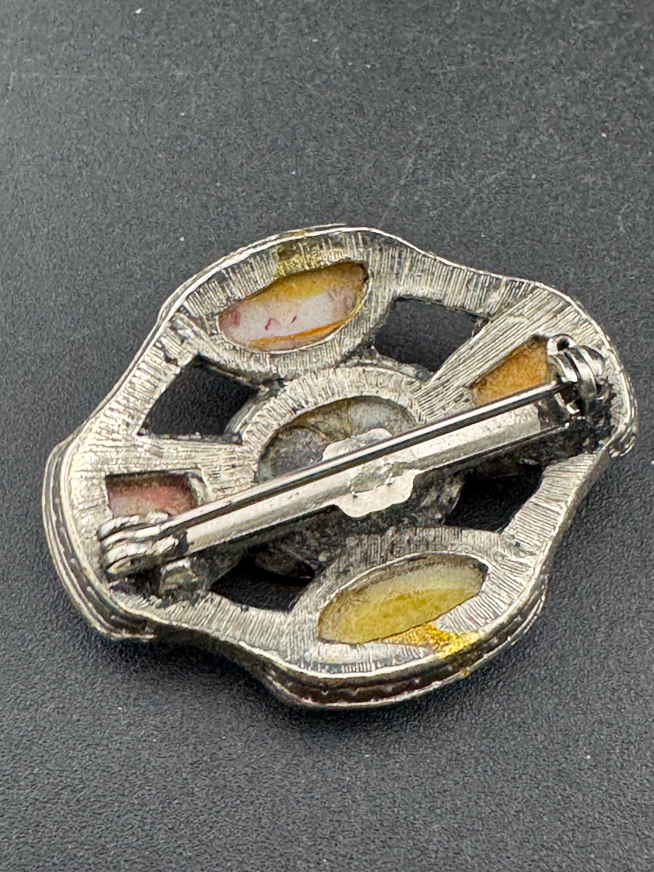 Vintage silver tone Scottish faux agate pebble glass brooch