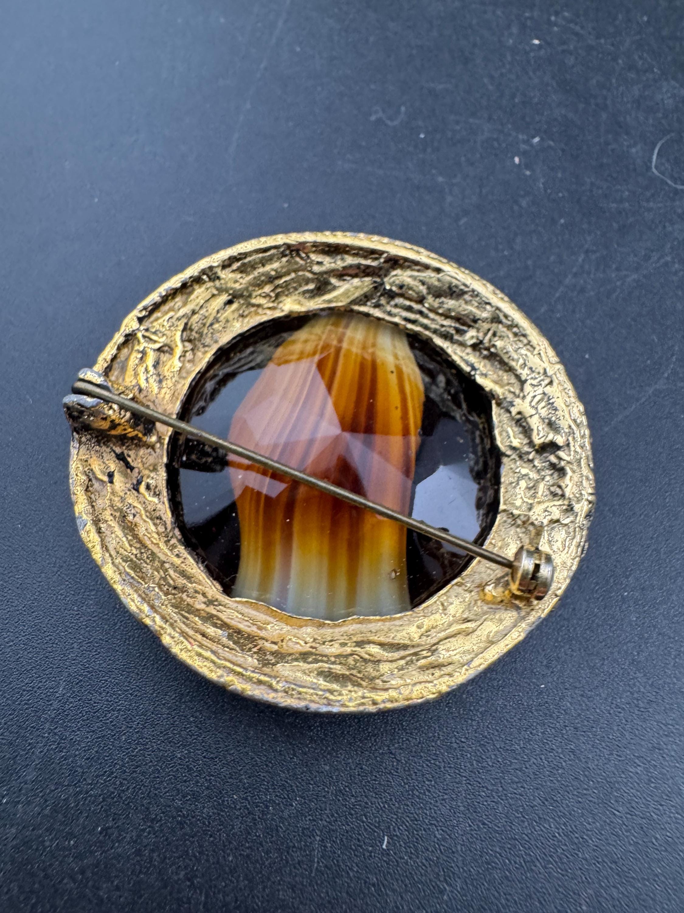 Vintage Oversized Celtic Brooch: Faux Agate Givre Glass, 1960s