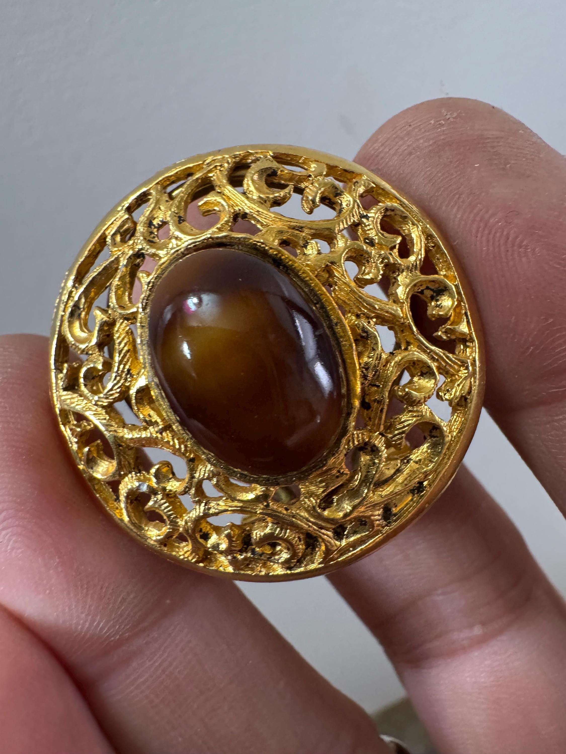 Vintage Gold tone Celtic Scarf Ring set with faux agate brown cabochon