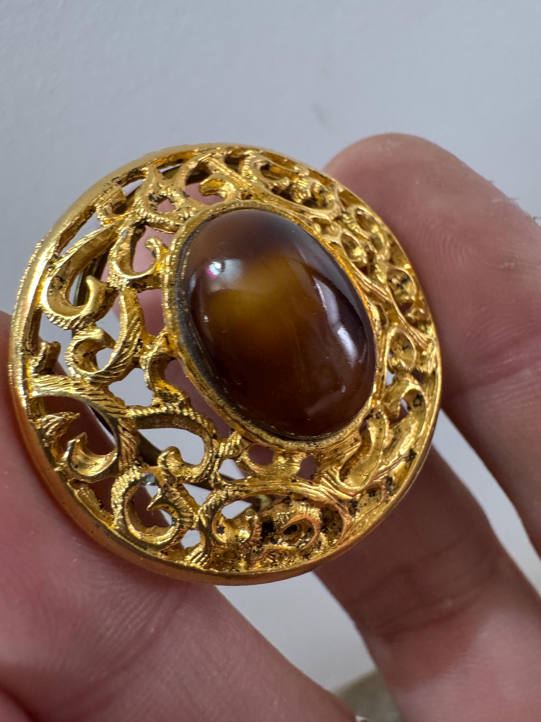 Vintage Gold tone Celtic Scarf Ring set with faux agate brown cabochon