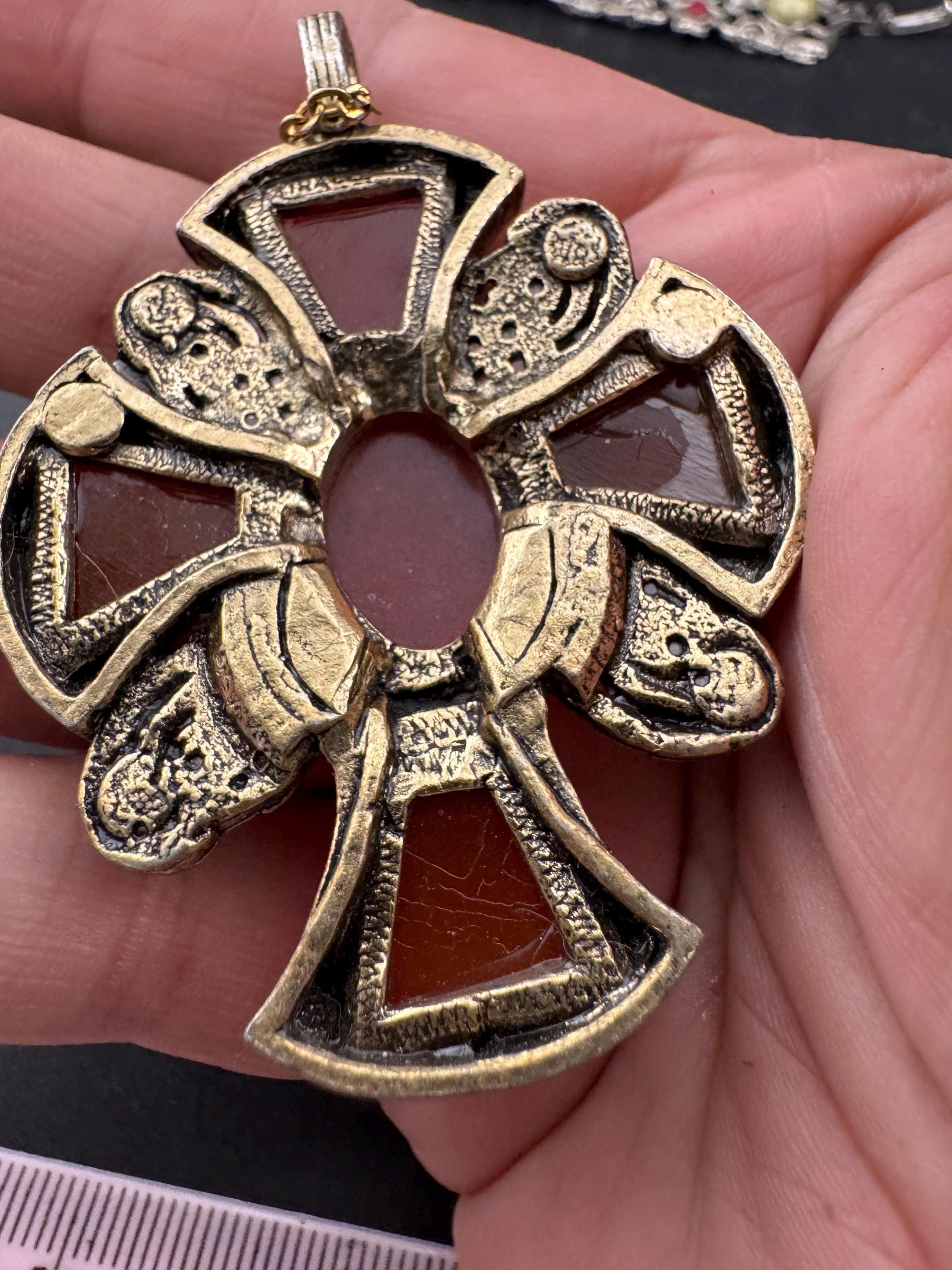 vintage deep red faux carnelian gemstone cabochon Scottish Celtic cross Pendant necklace gold tone