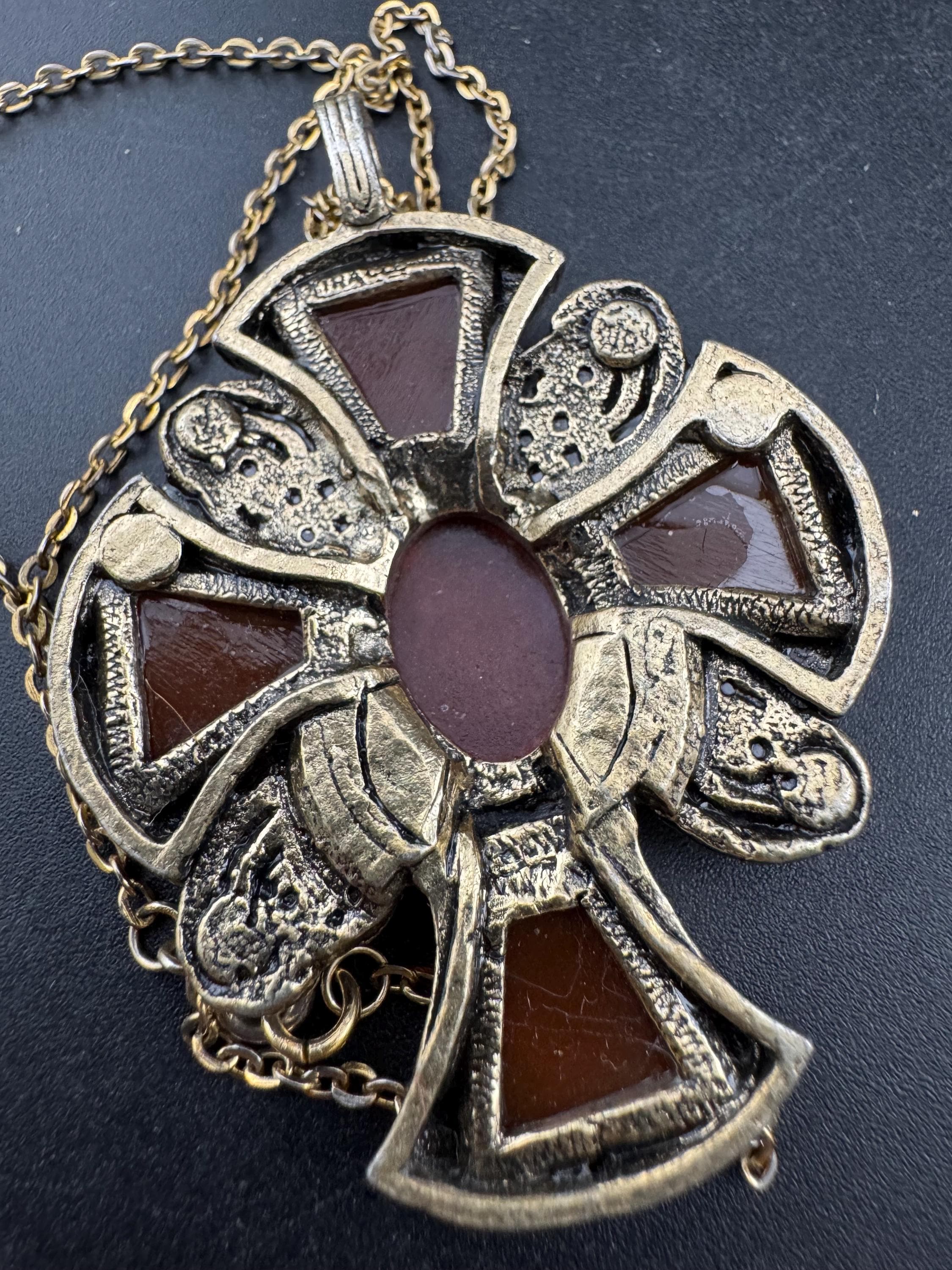 vintage deep red faux carnelian gemstone cabochon Scottish Celtic cross Pendant necklace gold tone