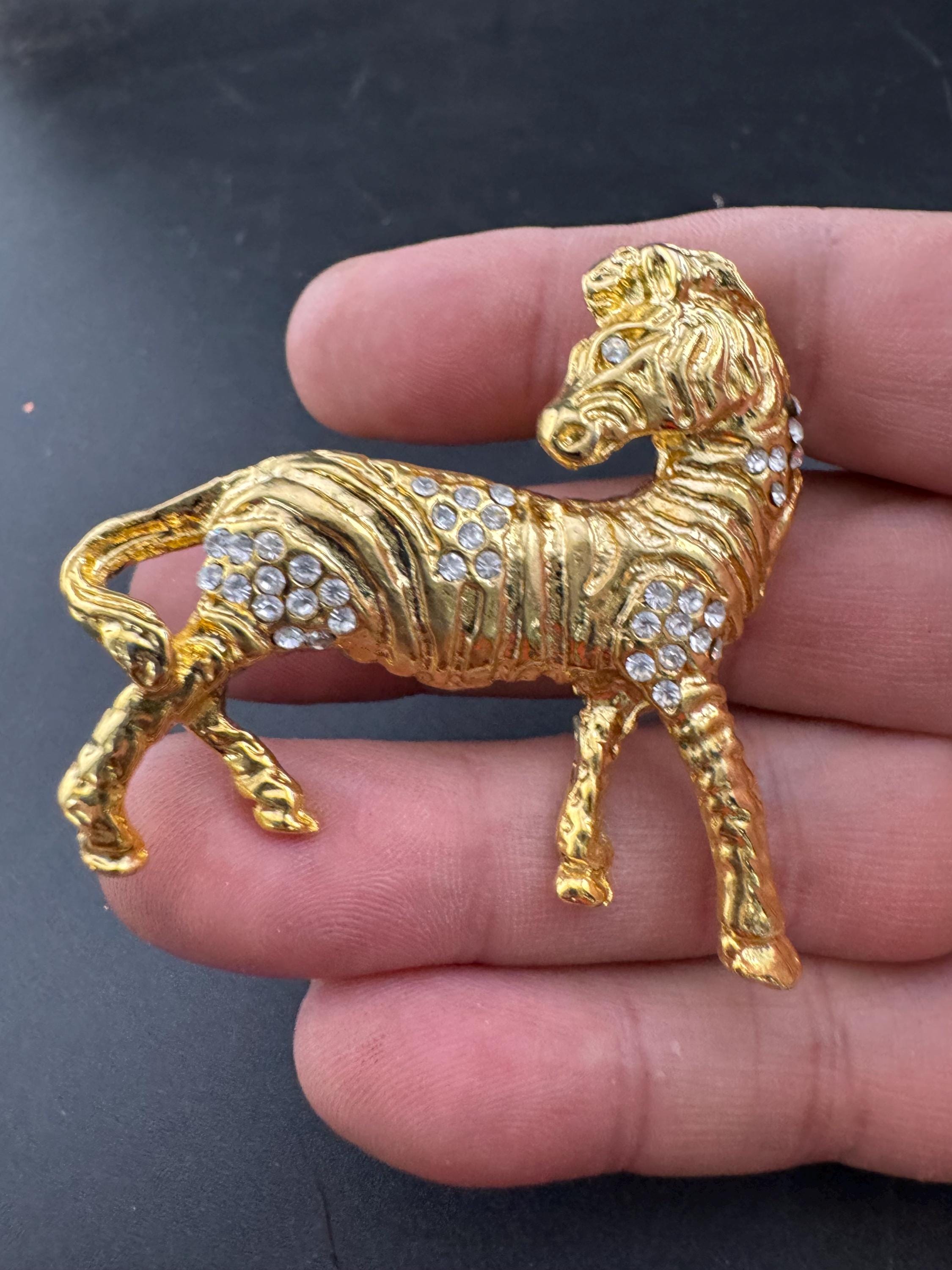 Vintage Gold Tone Zebra Brooch: Rhinestone Animal Jewelry