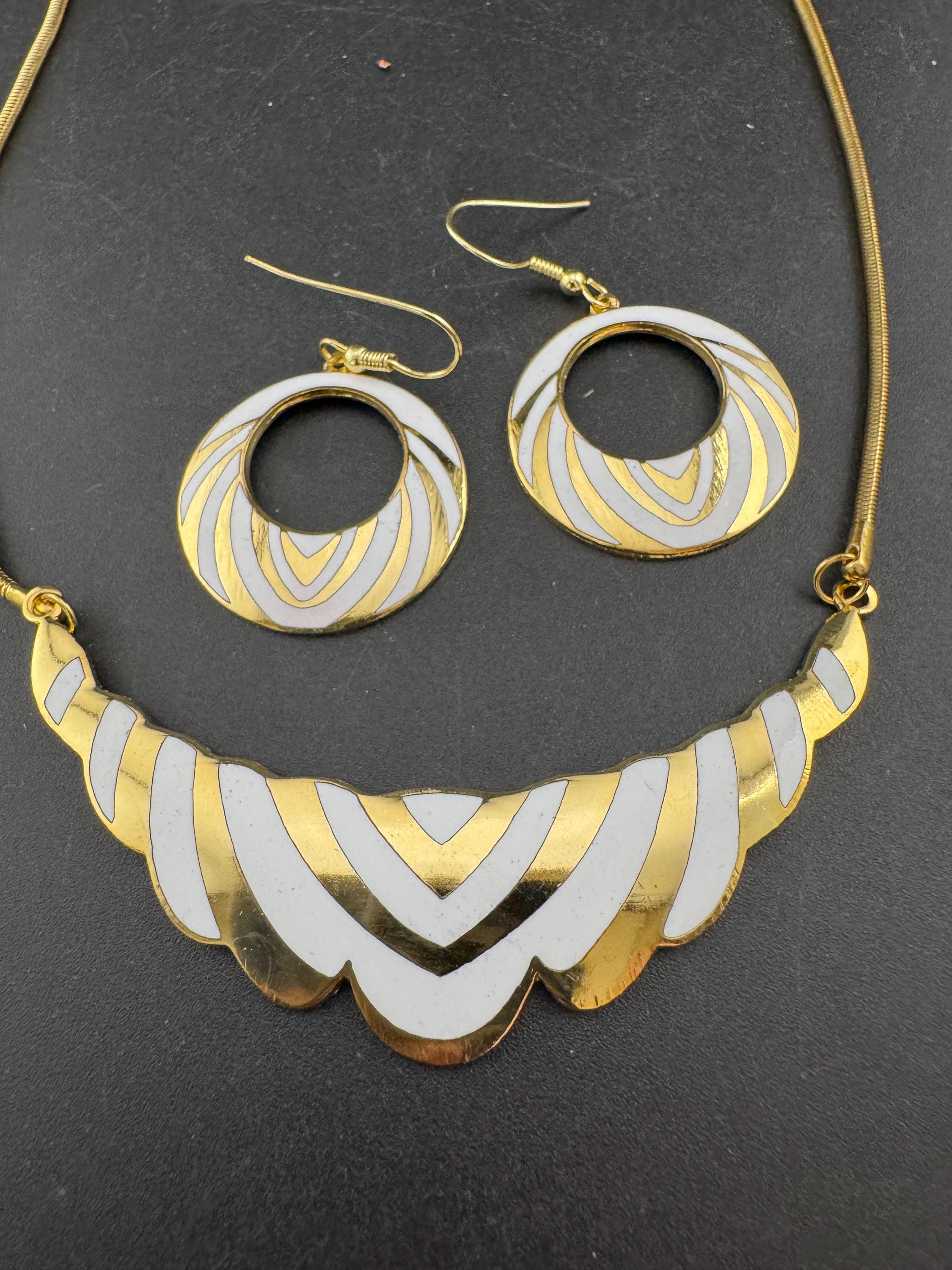 vintage 1980s white and gold enamel collar necklace and matching disc earrings, unused retro jewelry set