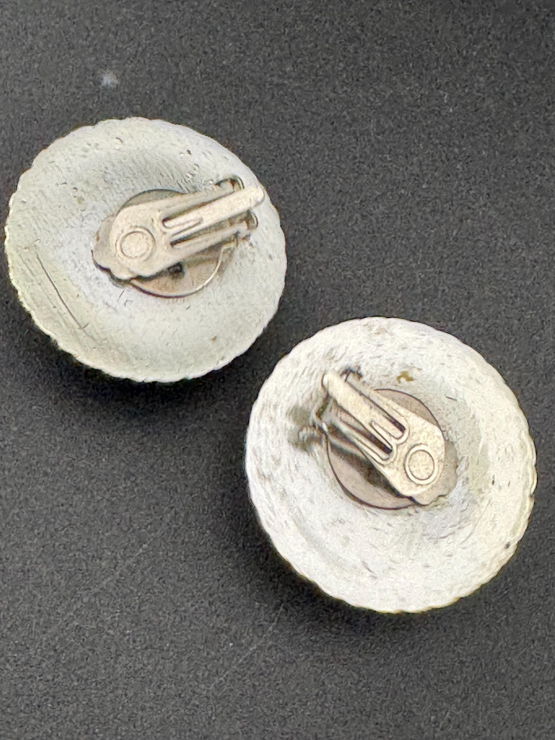 Vintage plastic oversized gold tone brown tan clip on earrings lightweight domed 3.25cm