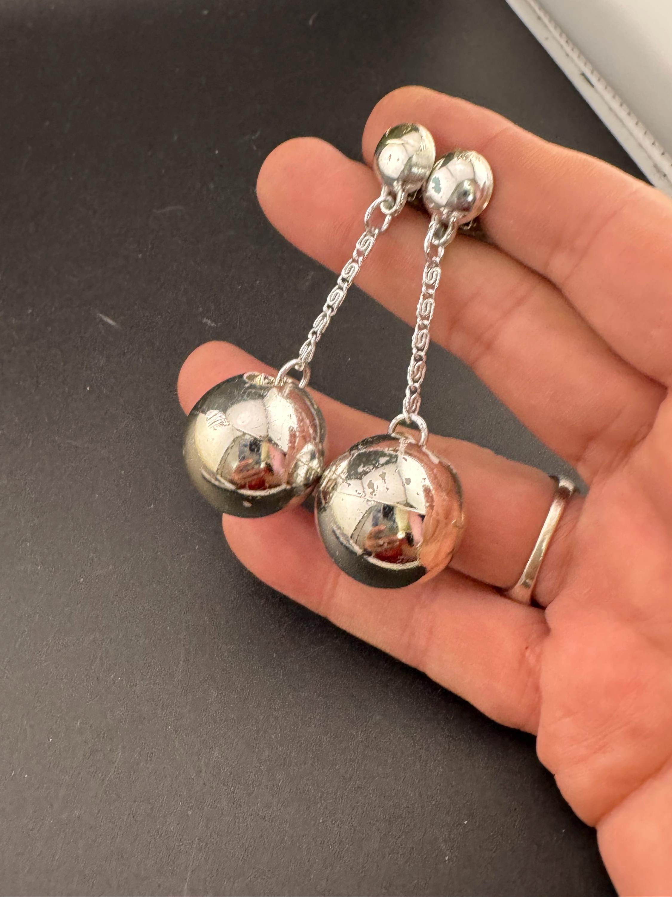 Vintage modernist silver tone 1970s big ball bead on a chain long drop earrings pierced