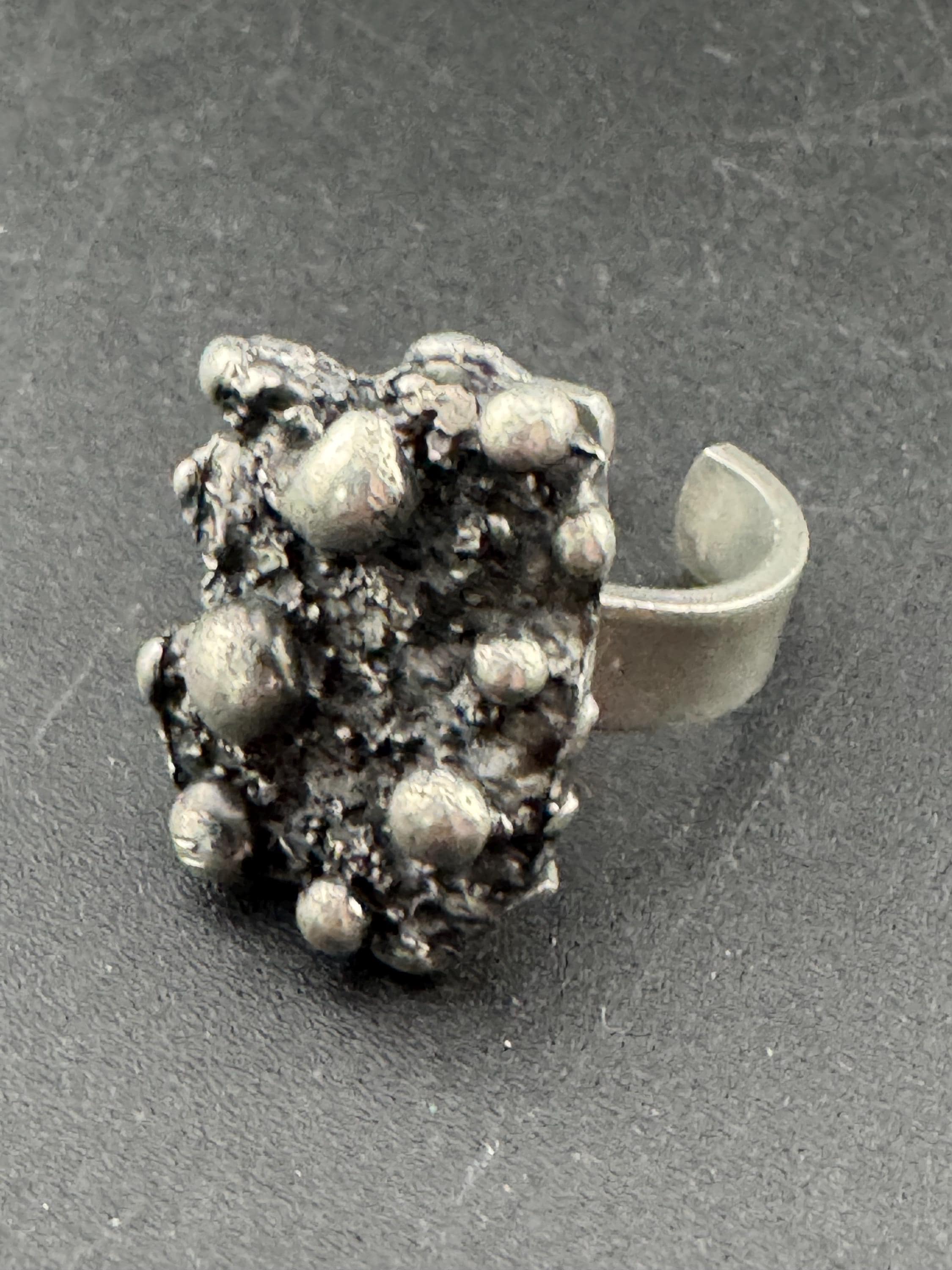 Brutalist textured steel adjustable ring 1970s 1980s modernist chunky silver tone metal ball ring