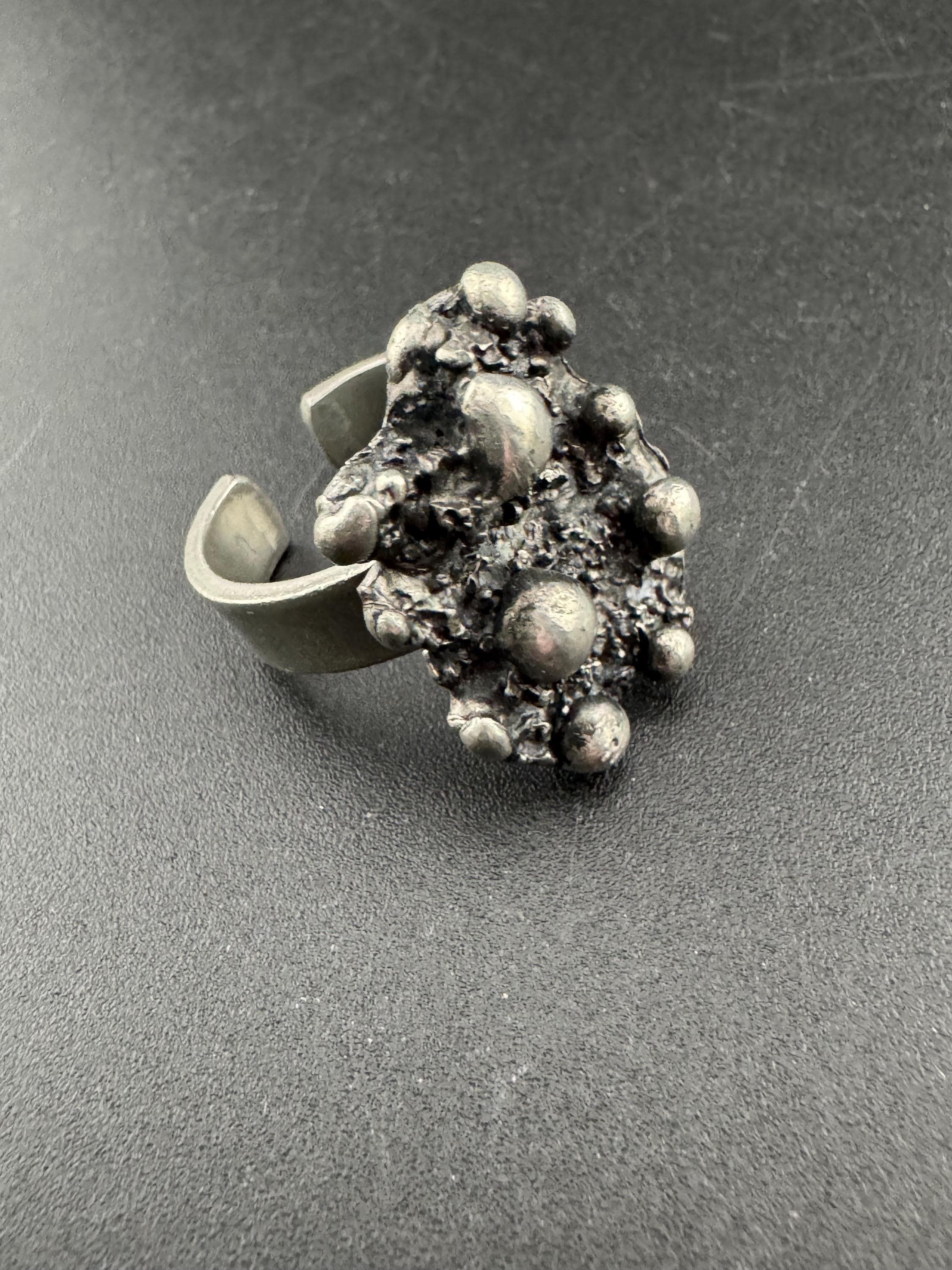 Brutalist textured steel adjustable ring 1970s 1980s modernist chunky silver tone metal ball ring