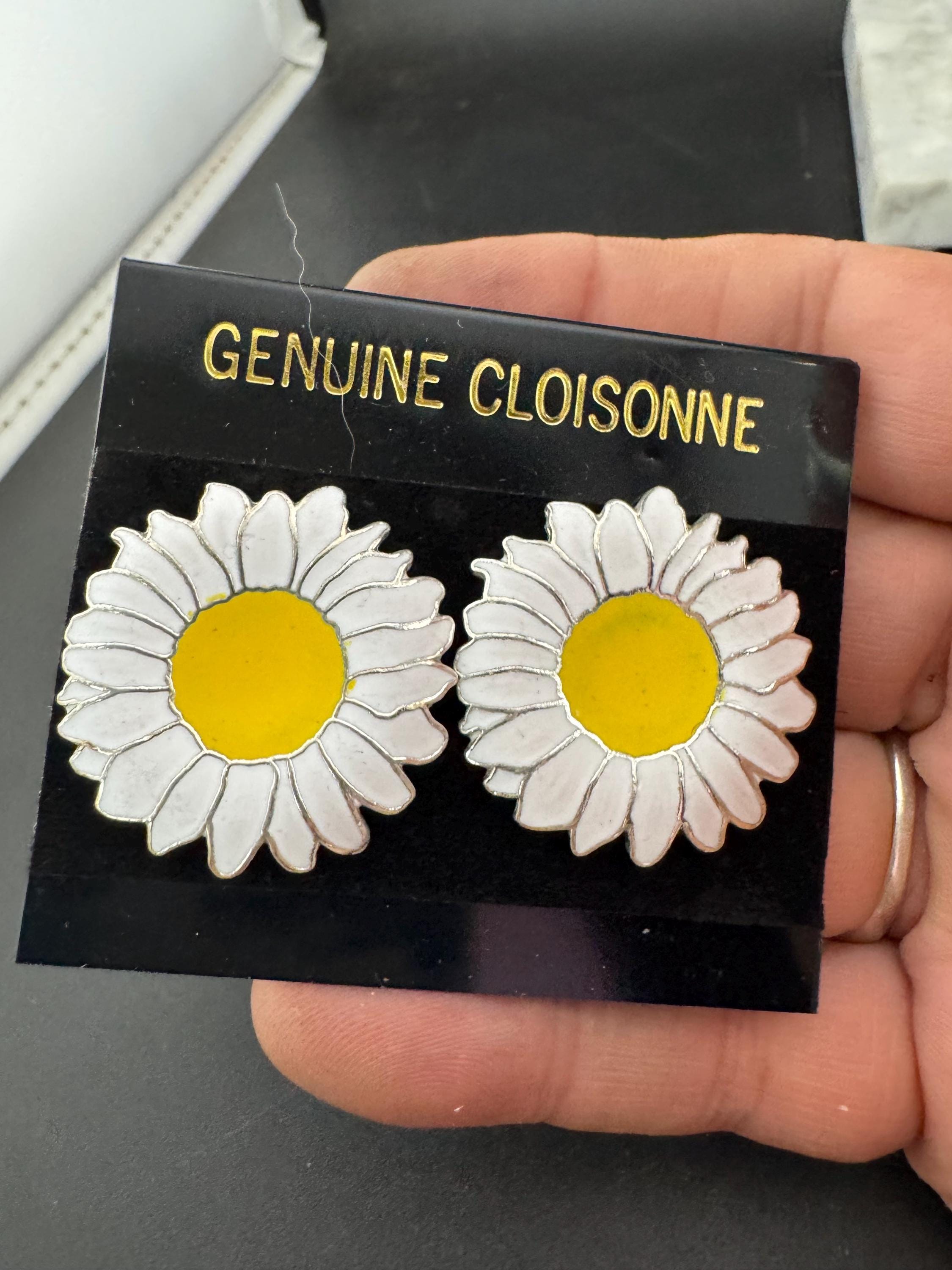 Vintage 3cm yellow and white cloisonné enamel gold tone daisy flower clip on earrings, 1980s old unused shop stock