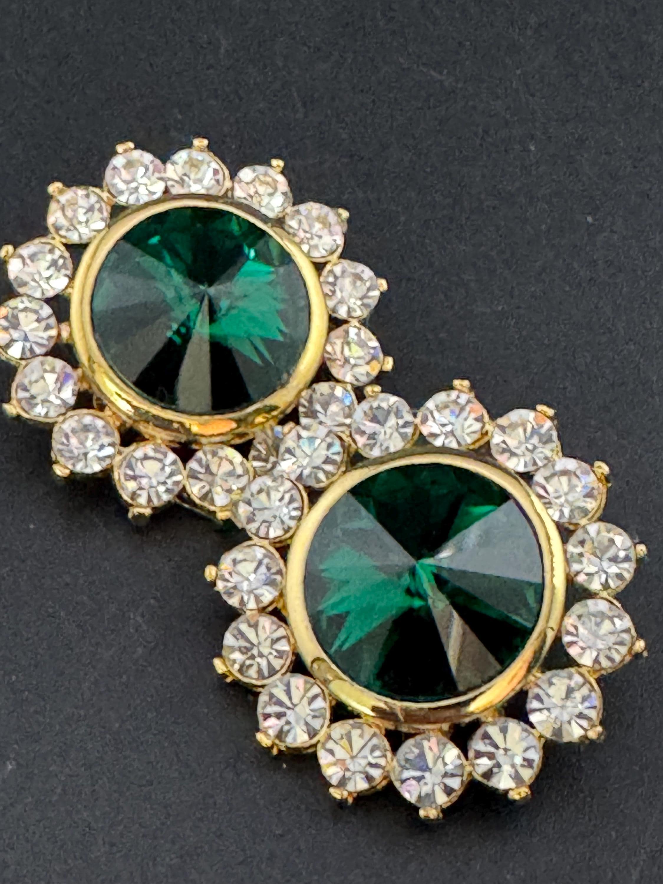oversized 3.5cm gold tone emerald green glass Rivoli and clear Swarovski crystal round stud earrings 1980s old shop stock