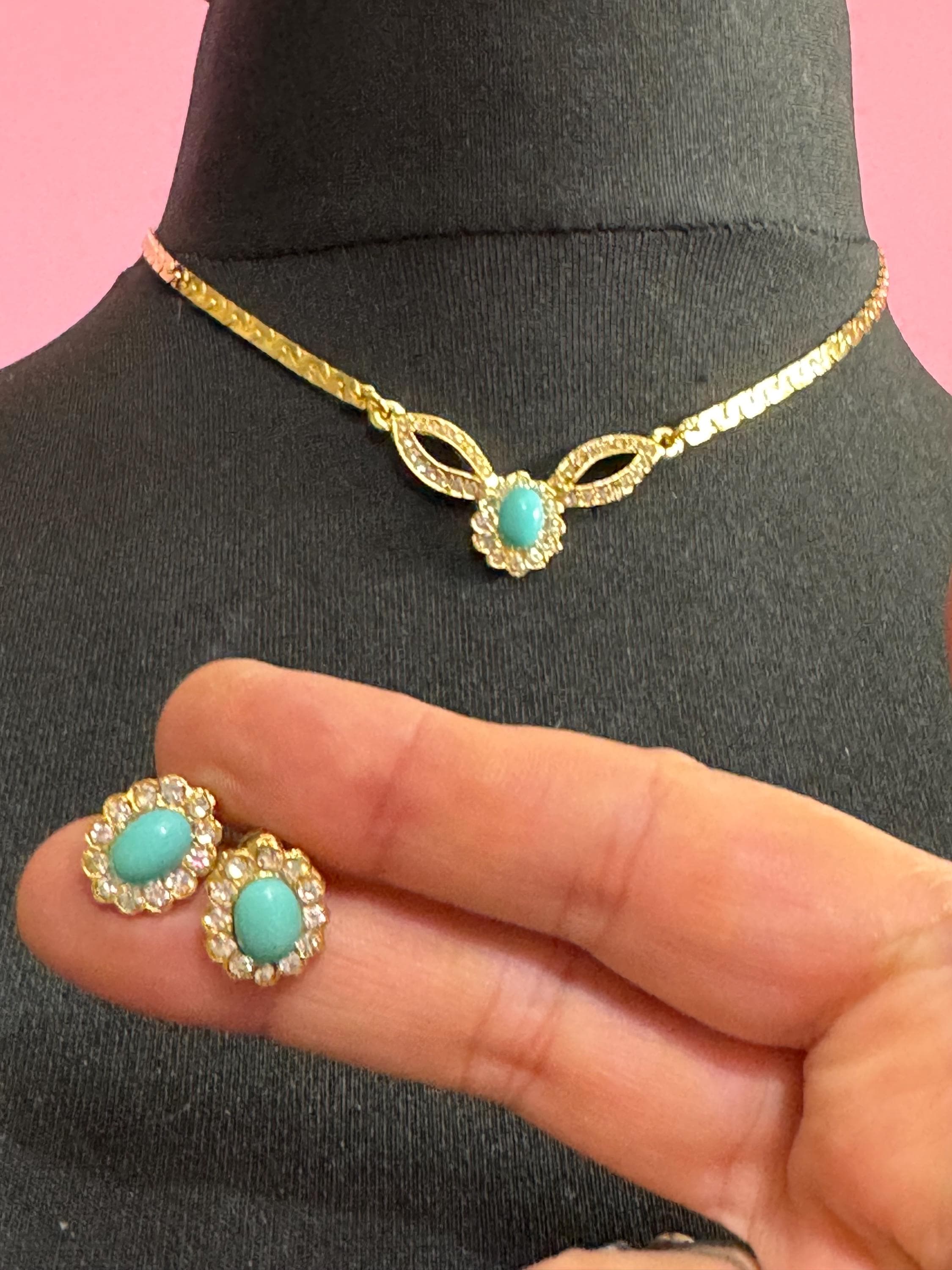 Retro oval turquoise blue cabochon gold tone jewellery set. Necklace and pierced stud earrings,  clear glass diamanté gold tone Demi parure