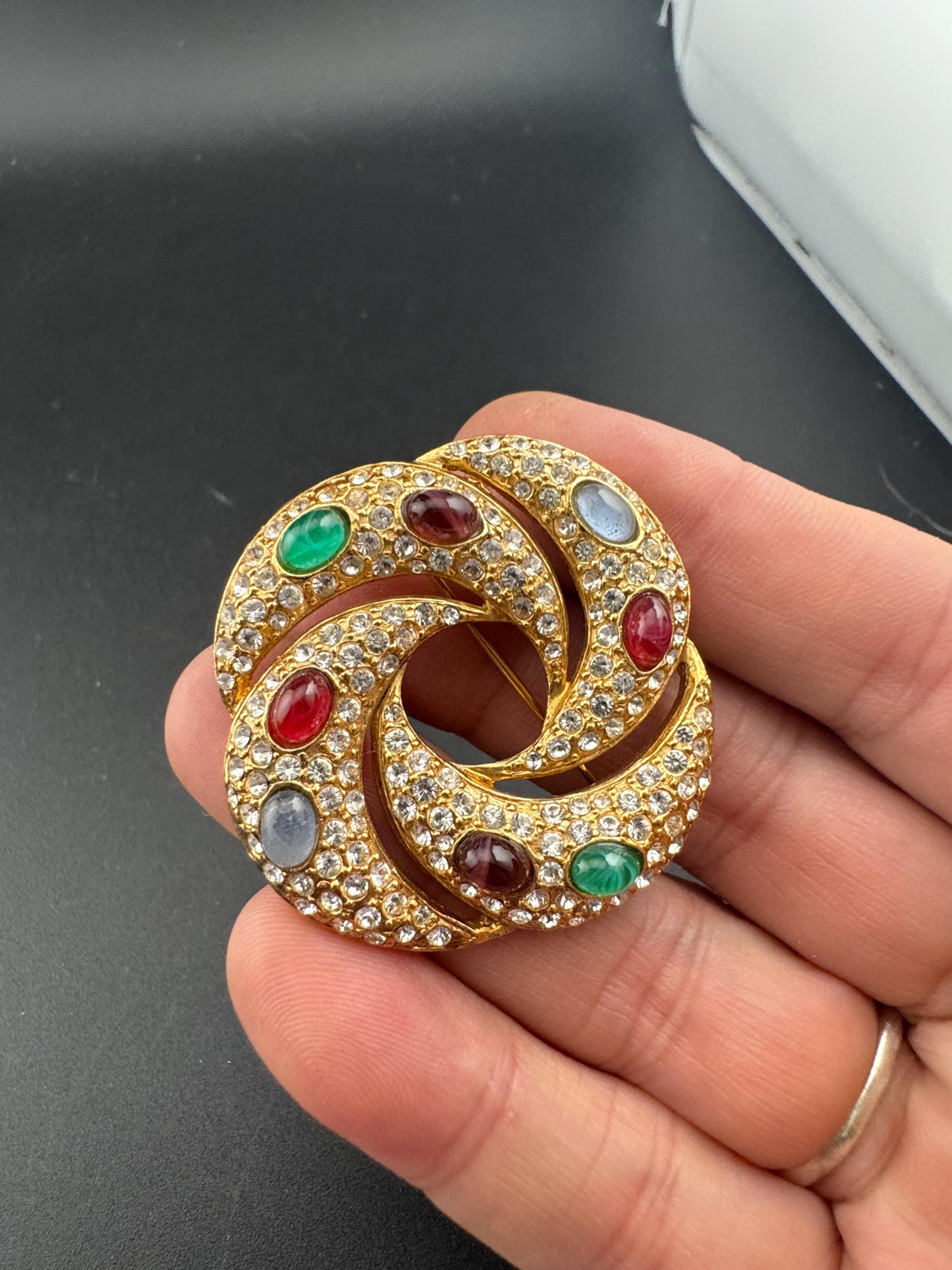 High end vintage Gripoix style cabochon glass and clear diamanté statement swirl brooch