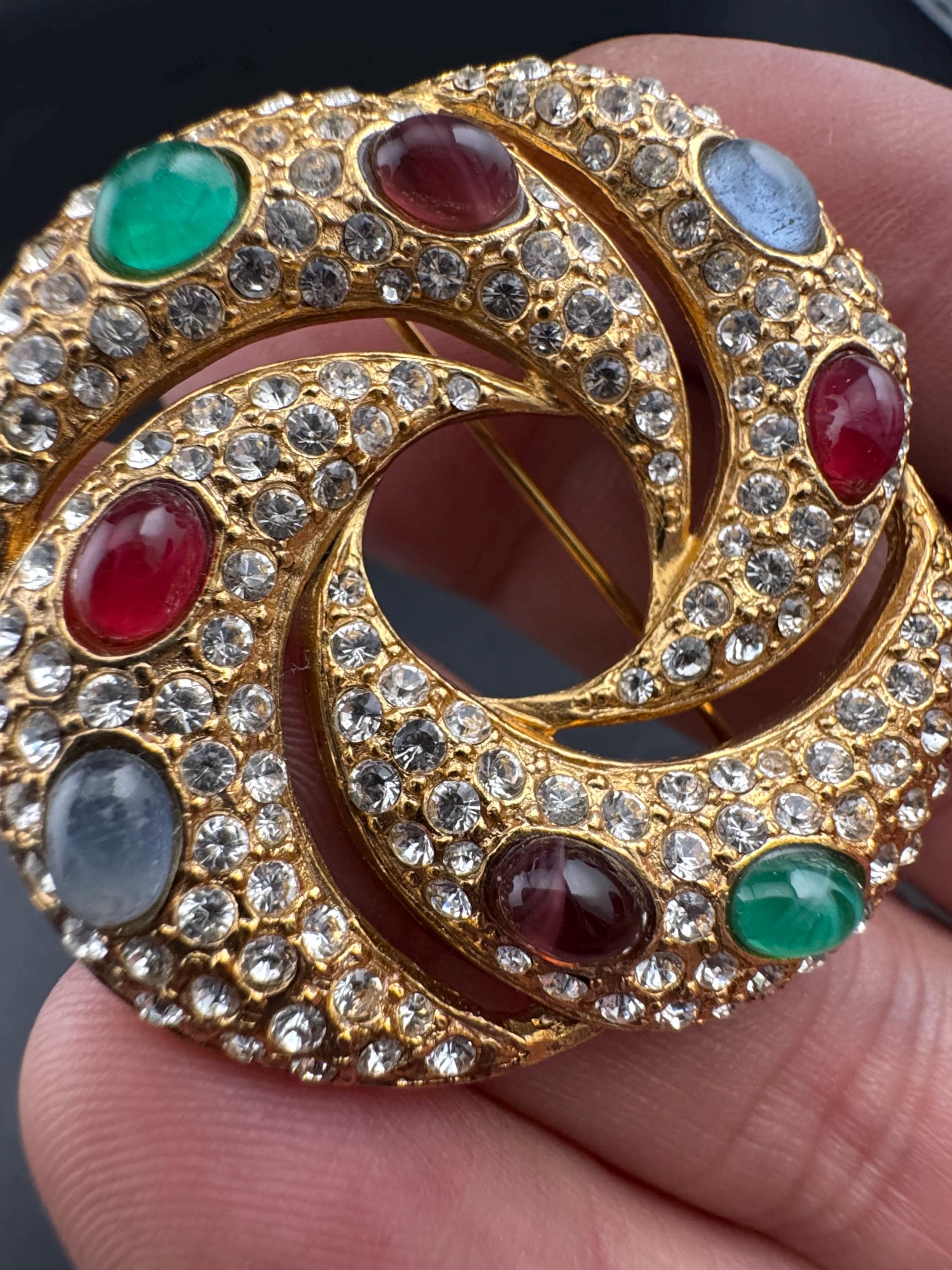 High end vintage Gripoix style cabochon glass and clear diamanté statement swirl brooch