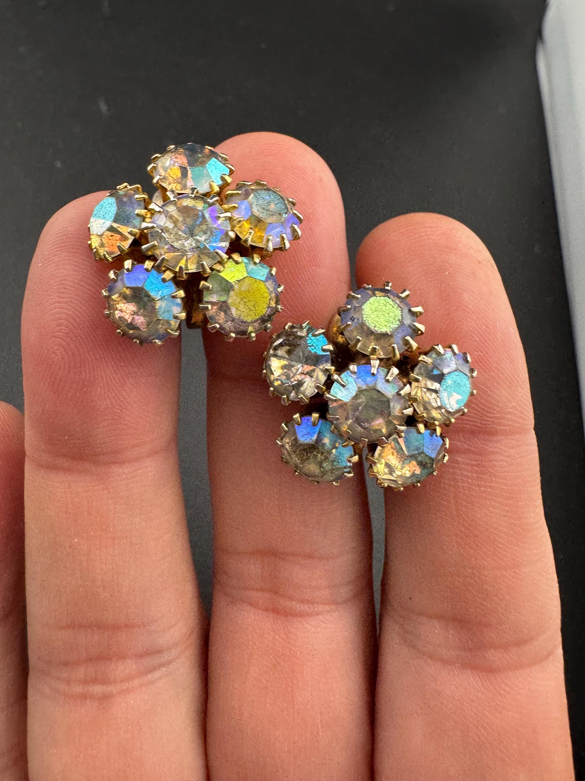 Singed JEWELCRAFT Vintage mid century aurora borealis rhinesone clip On stud Earrings gold Tone