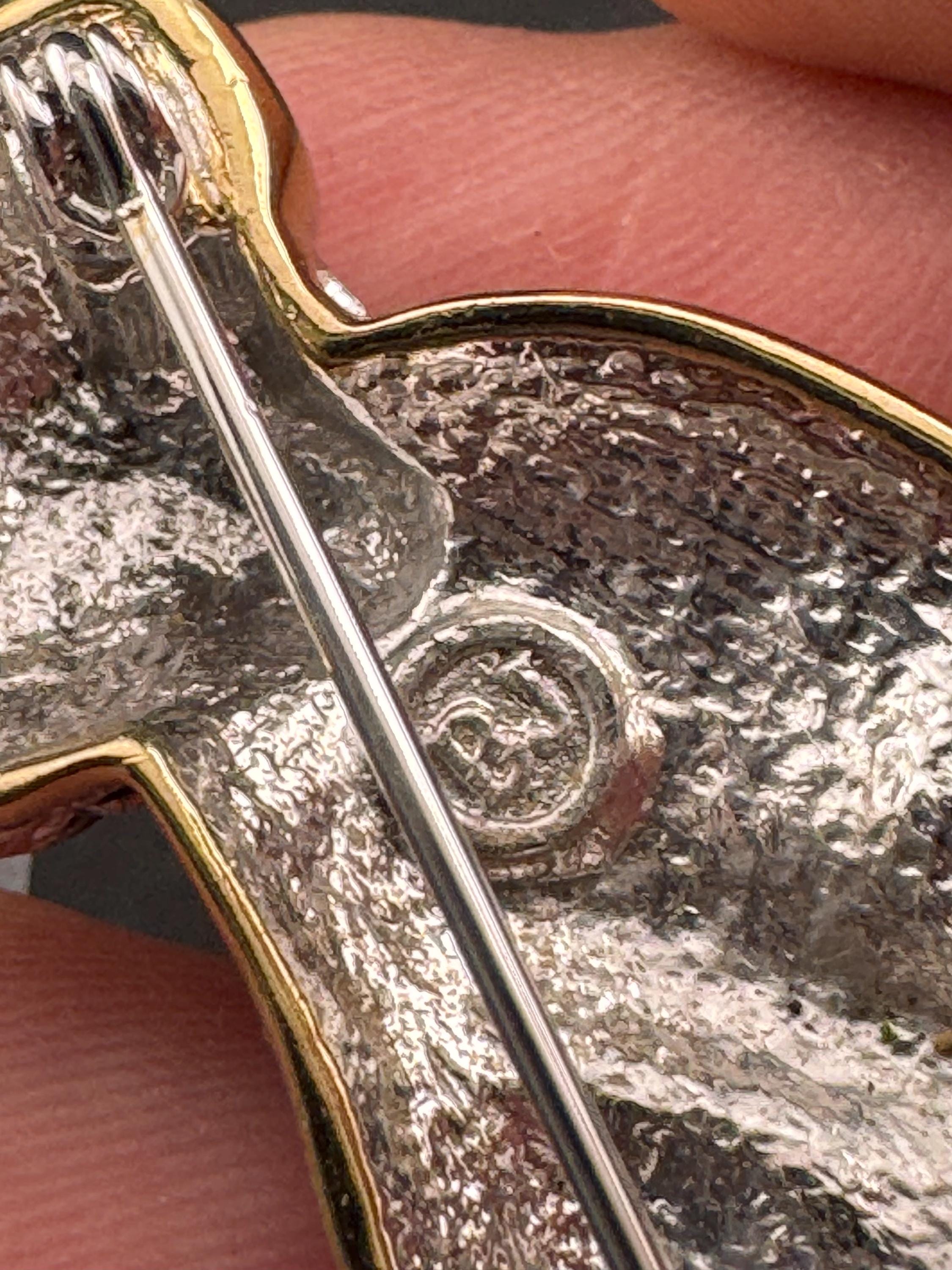 BJ signed clear rhinestone puppy dog brooch gold tone 1970s 1980s