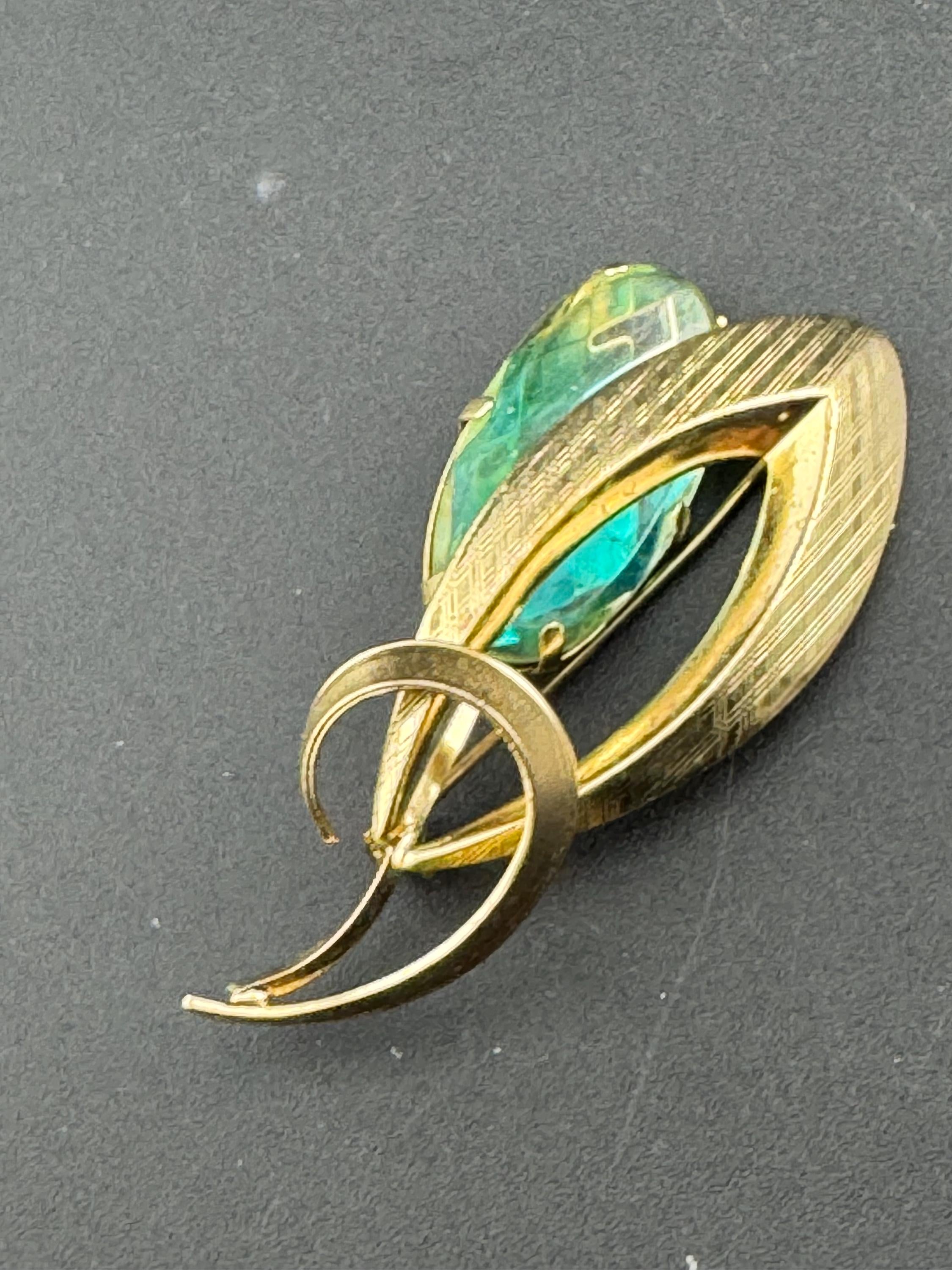 Vintage Mid Century pretty floral gold tone green rhinestone flower brooch 1940s 1950s