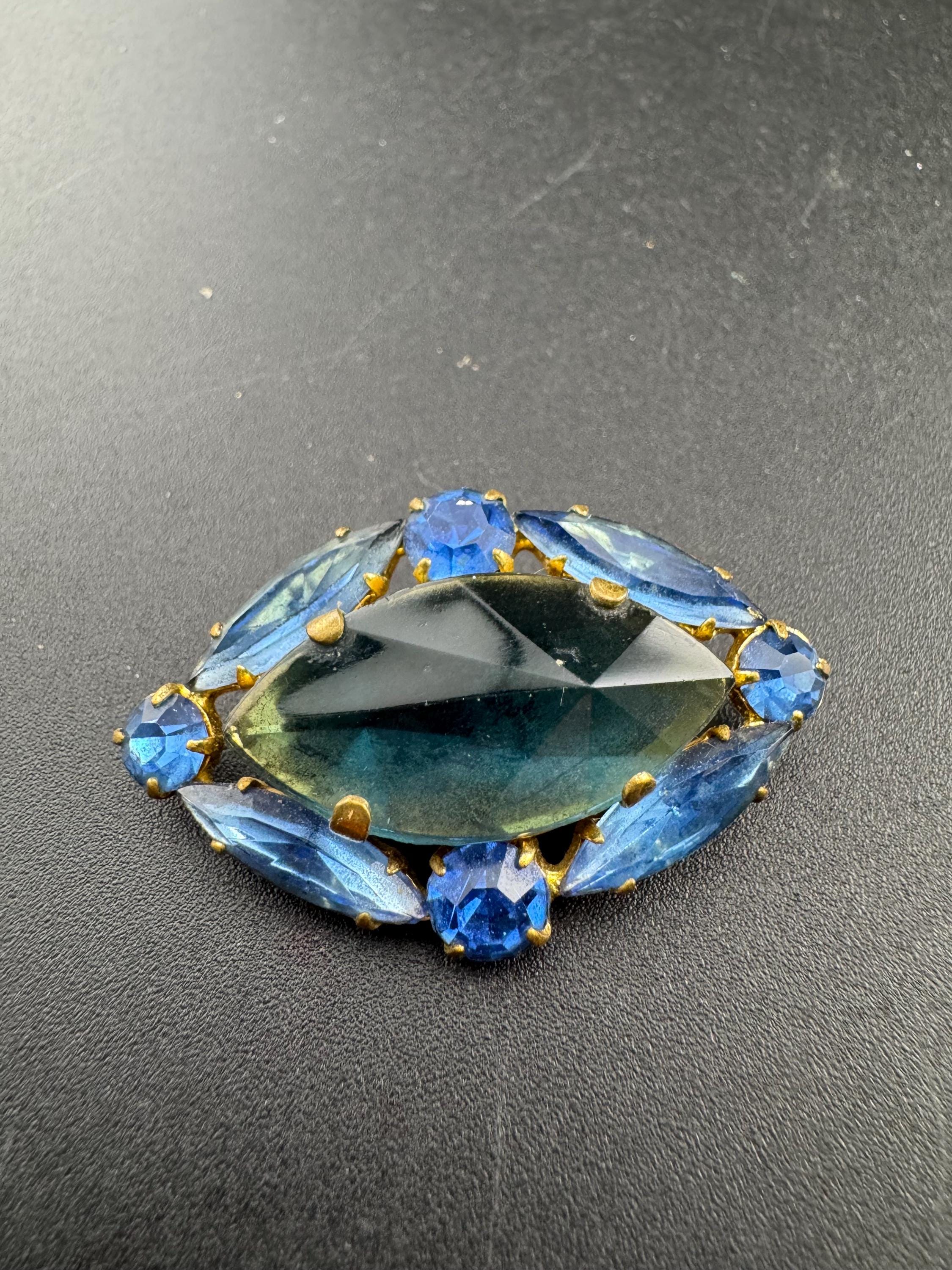 Vintage Blue Cut Glass Brooch: Sapphire Diamanté Gold Tone